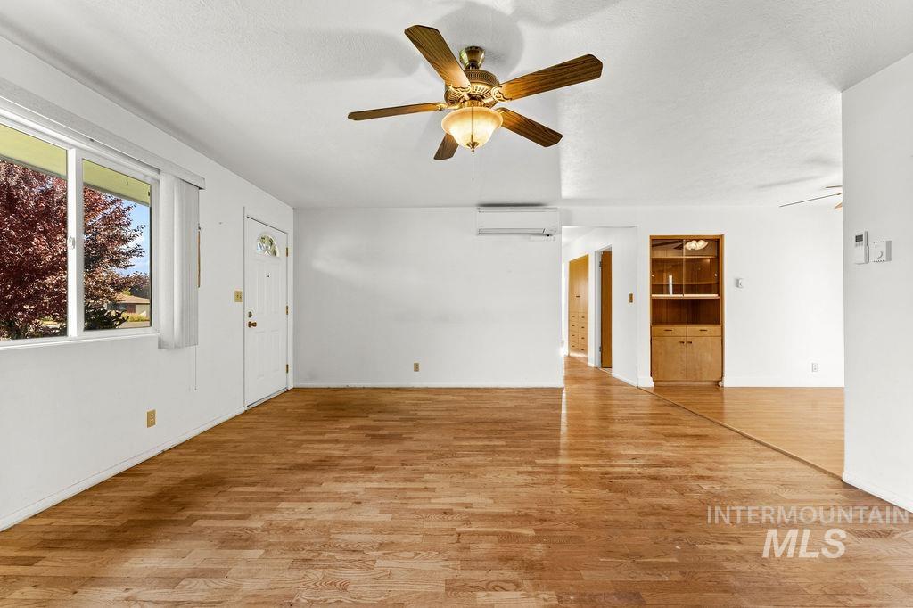 127 W Mckinley Property Photo 16