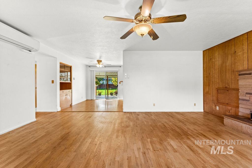 127 W Mckinley Property Photo 17
