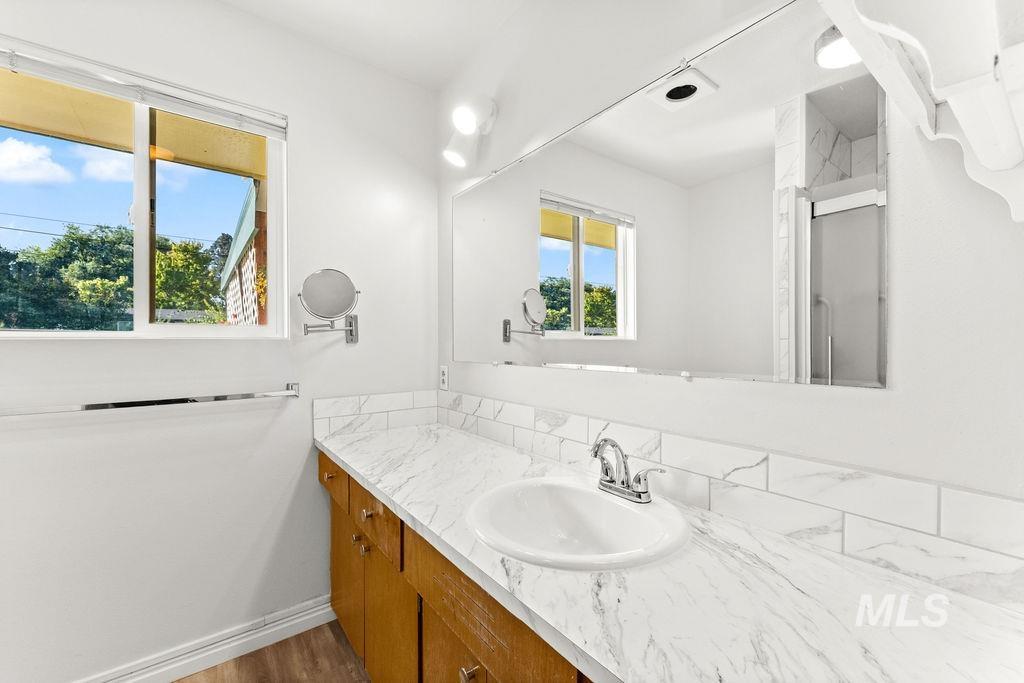 127 W Mckinley Property Photo 33