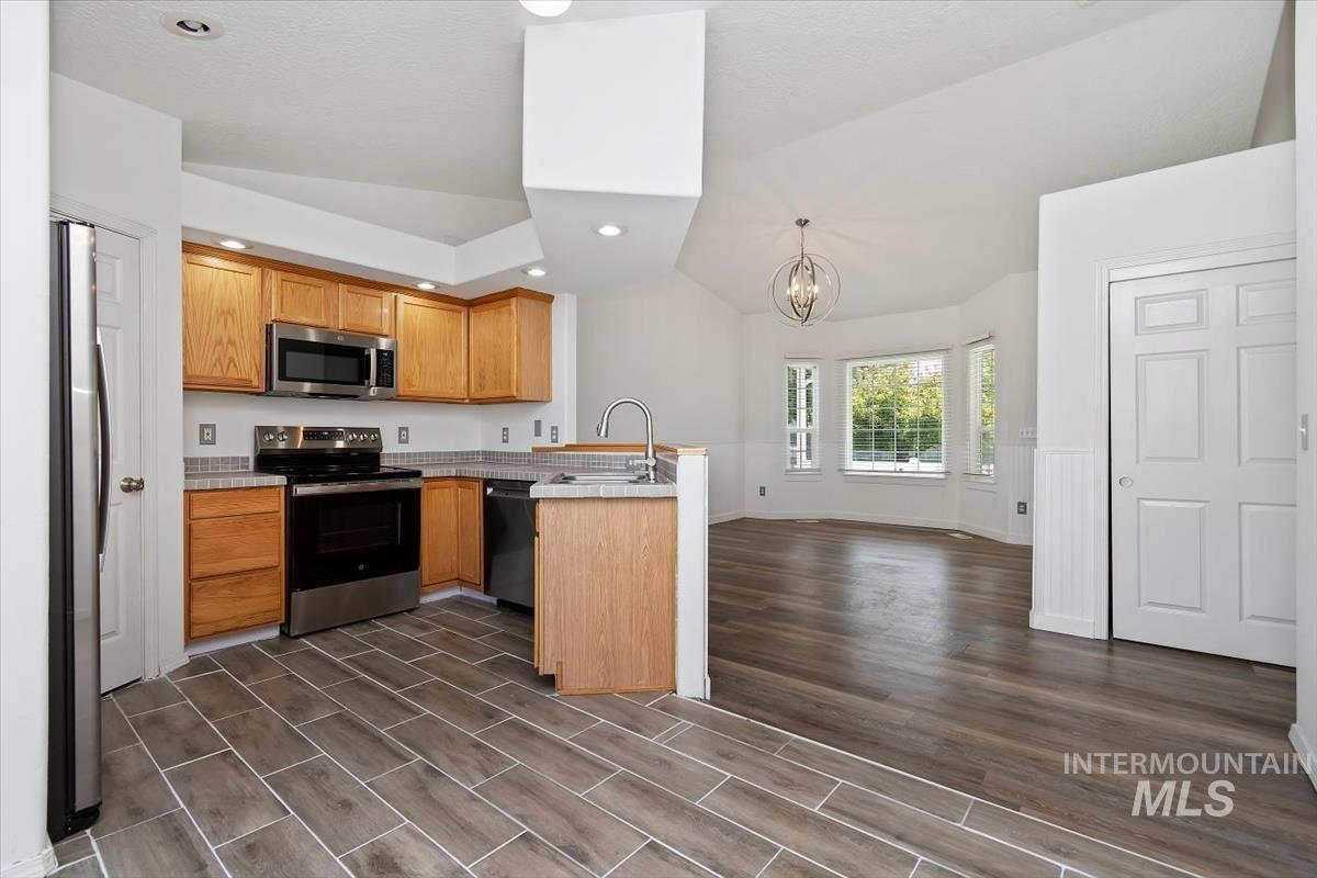 3915 N Abbott St Property Photo 12