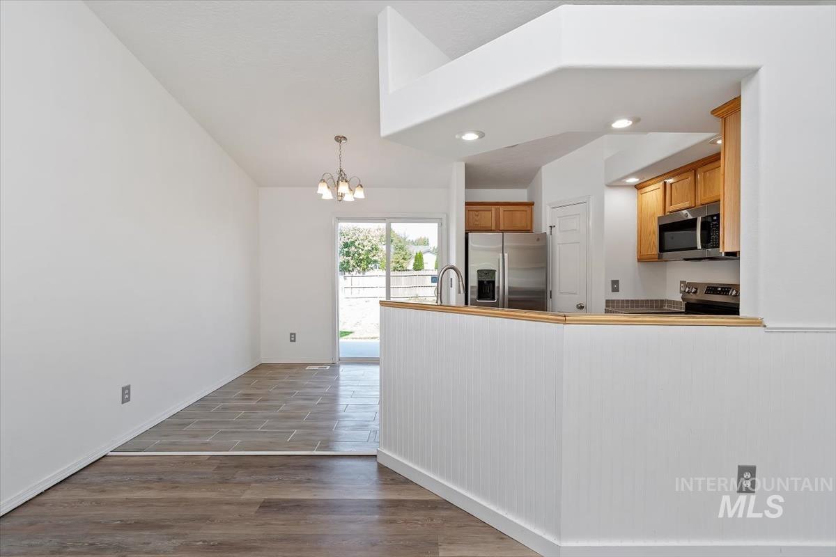3915 N Abbott St Property Photo 13