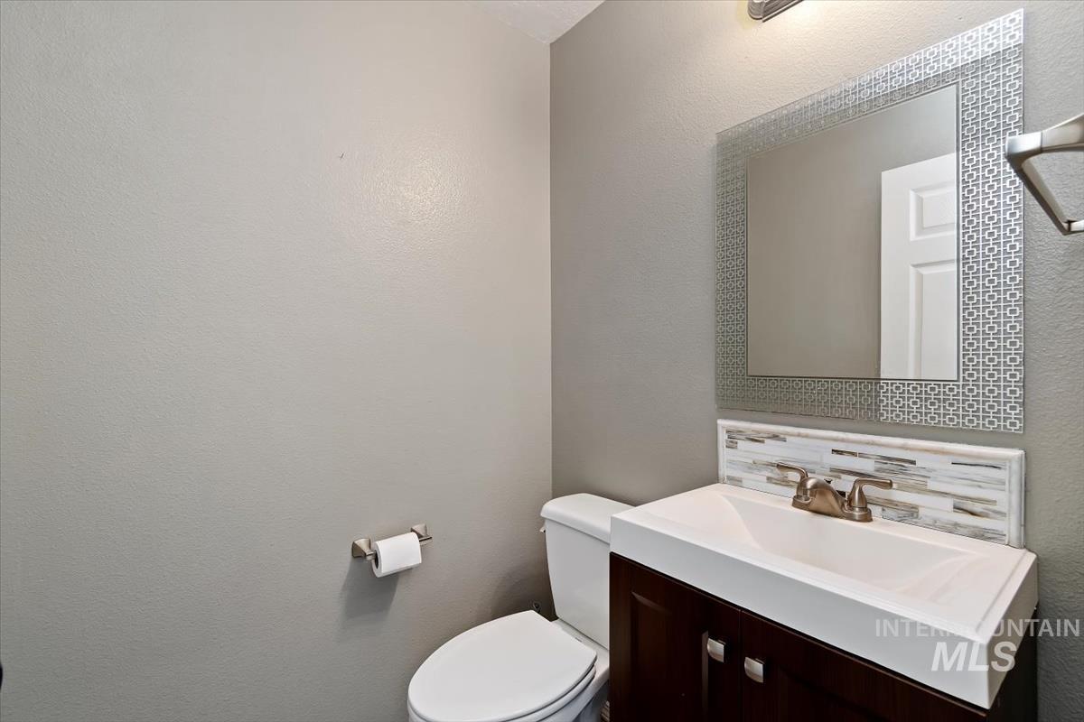 3915 N Abbott St Property Photo 22
