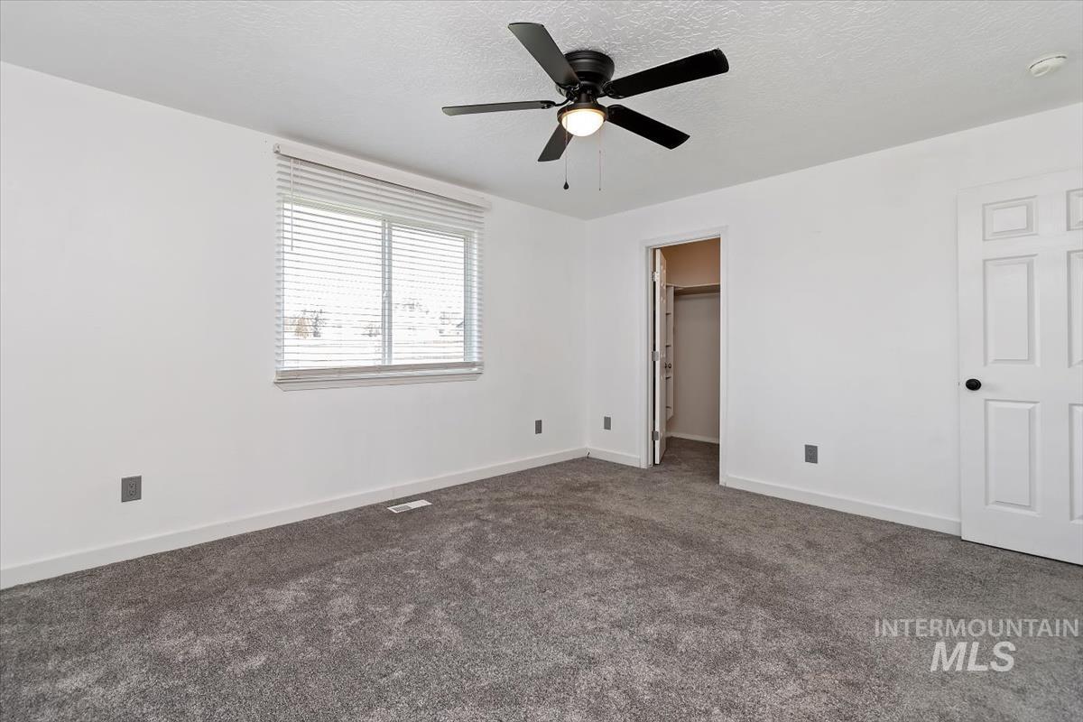 3915 N Abbott St Property Photo 25