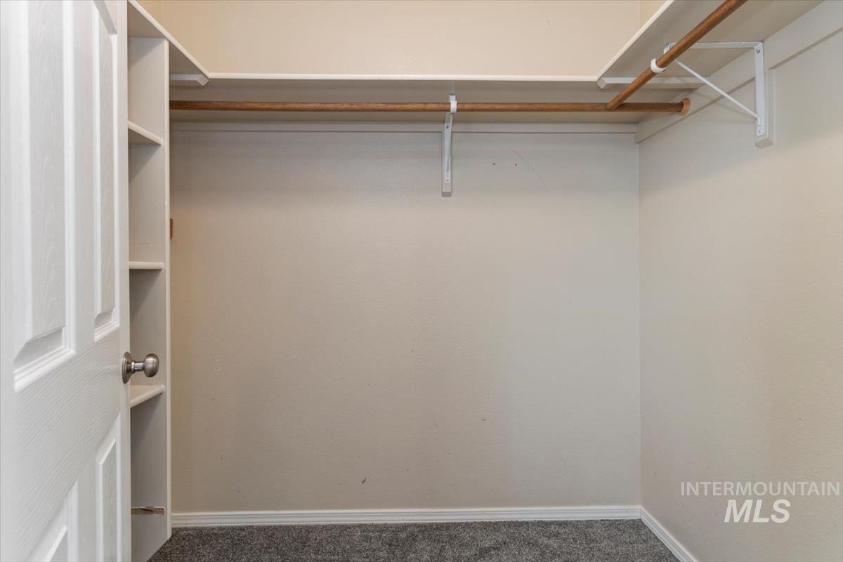 3915 N Abbott St Property Photo 27