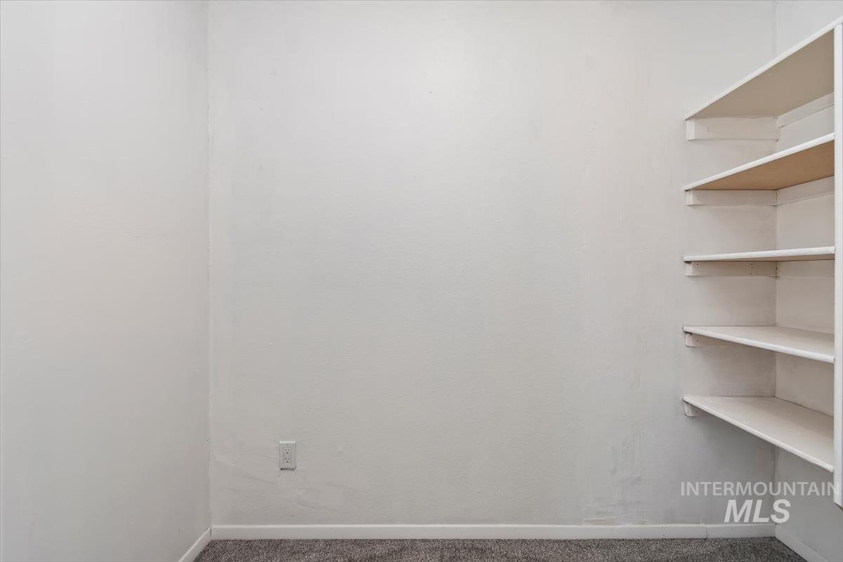 3915 N Abbott St Property Photo 31