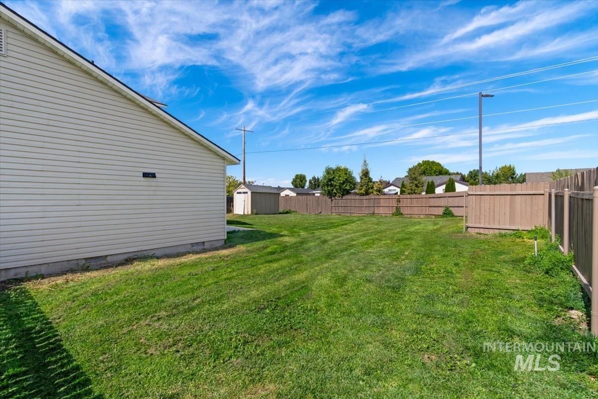 3915 N Abbott St Property Photo 43