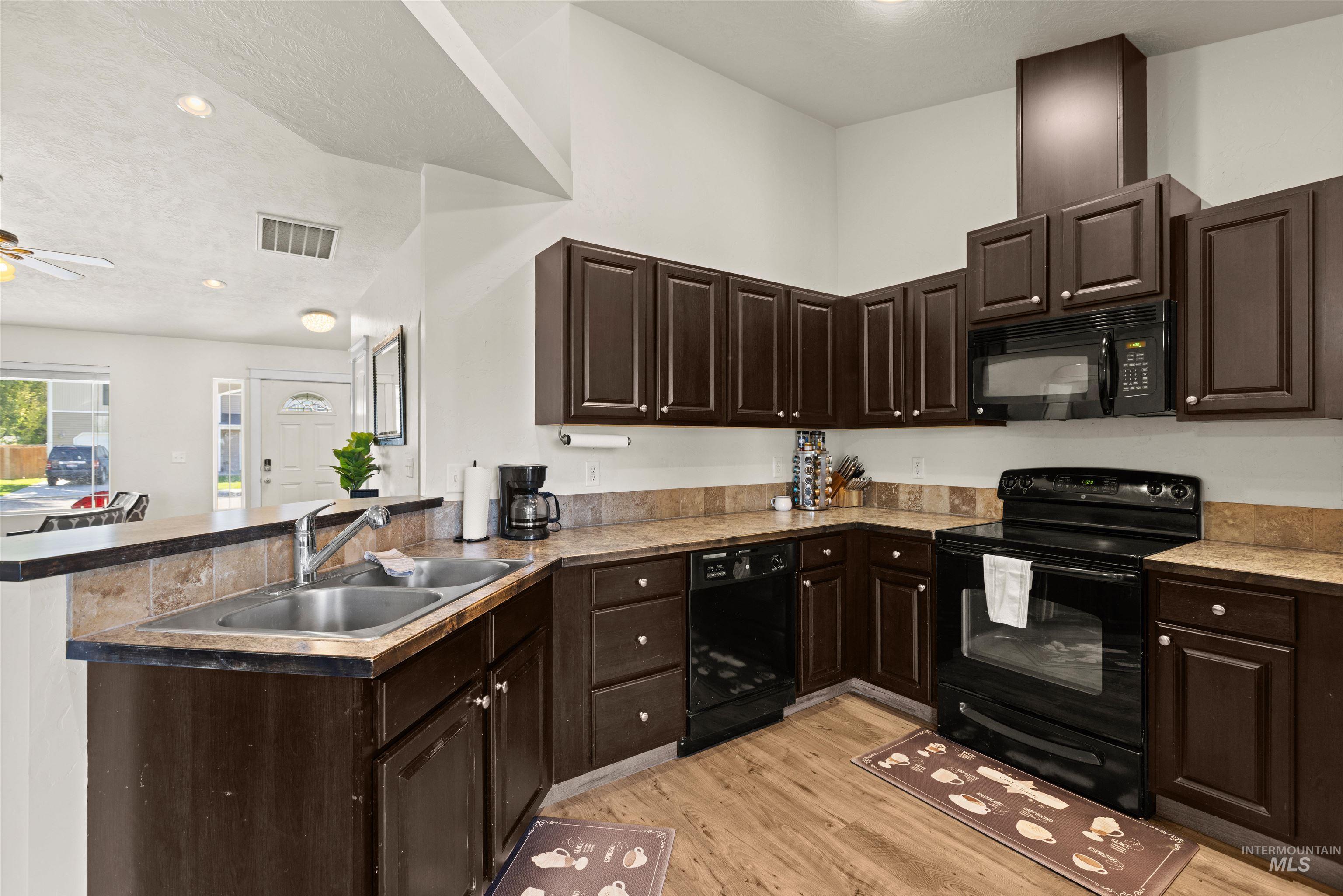 11576 Cabin Creek St Property Photo 15