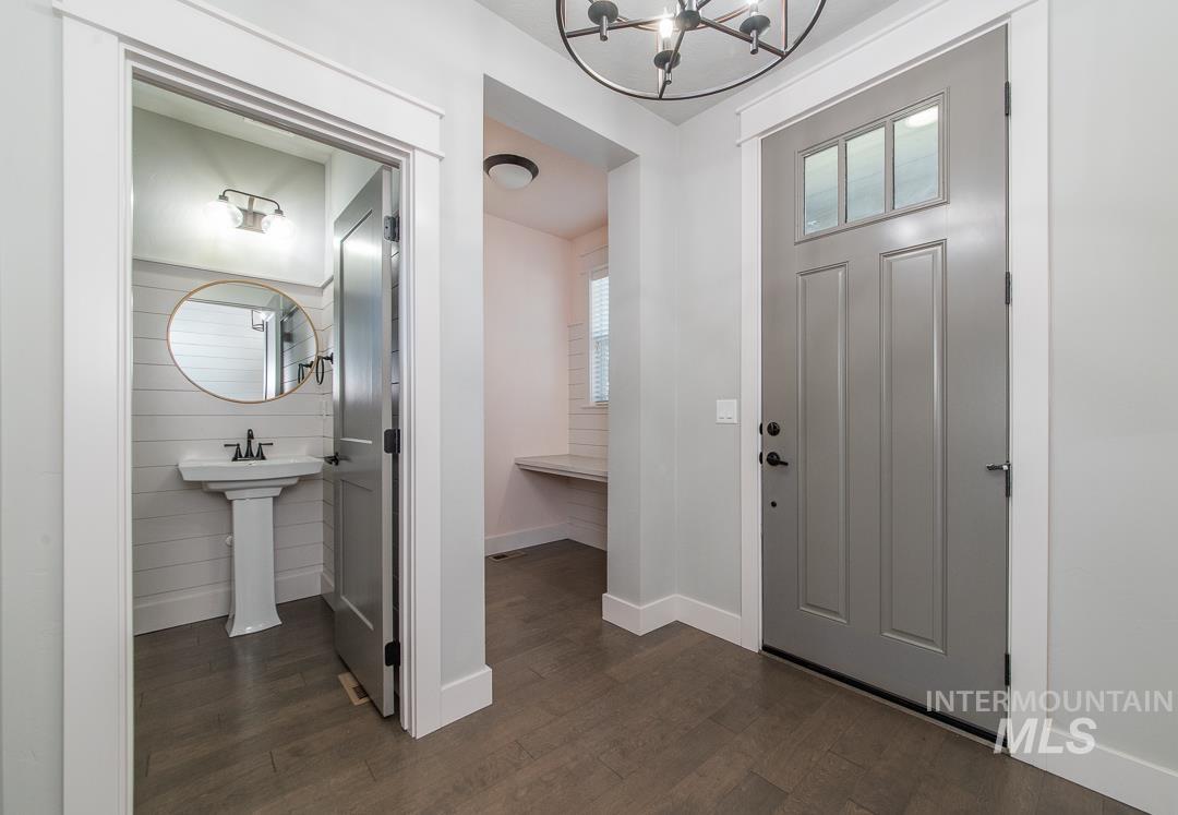 3349 E Girdner Dr Property Photo 4