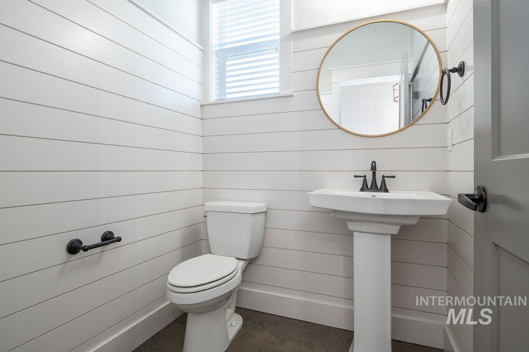 3349 E Girdner Dr Property Photo 6