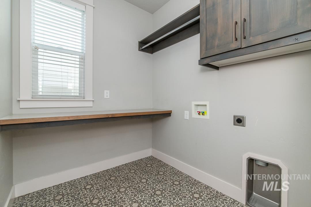 3349 E Girdner Dr Property Photo 16