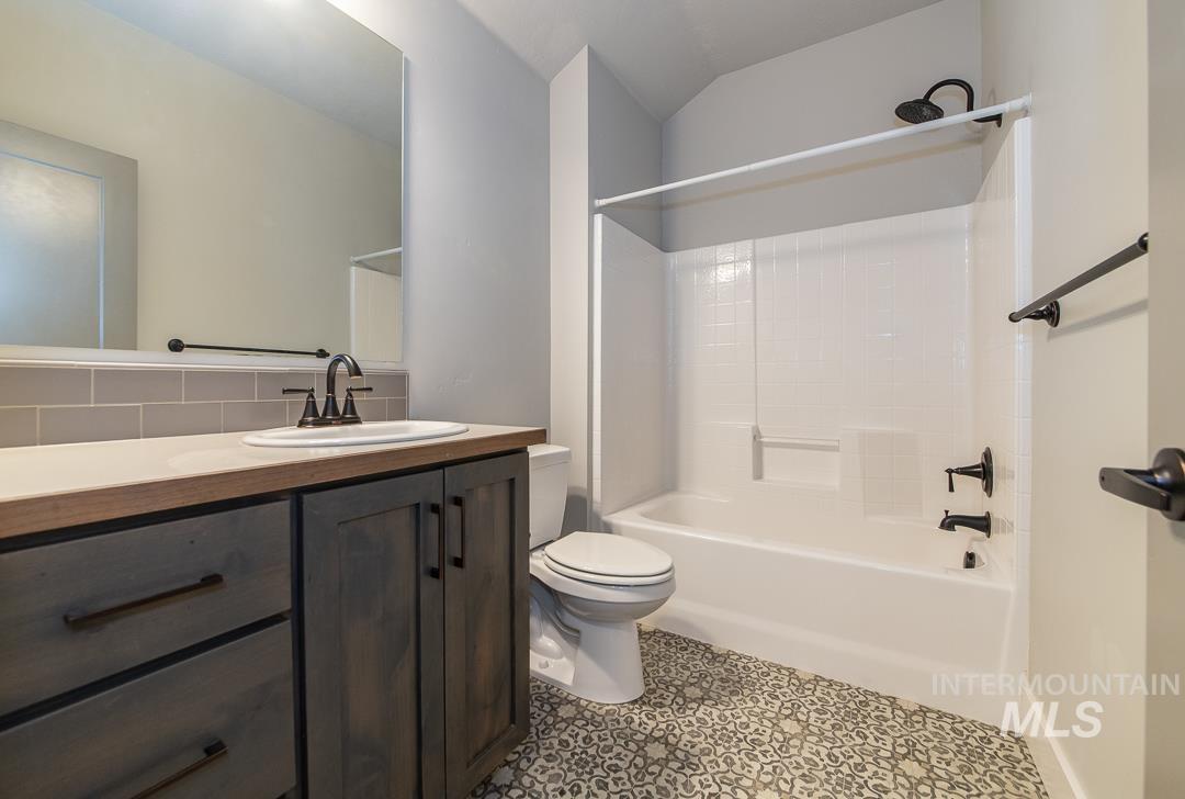 3349 E Girdner Dr Property Photo 21