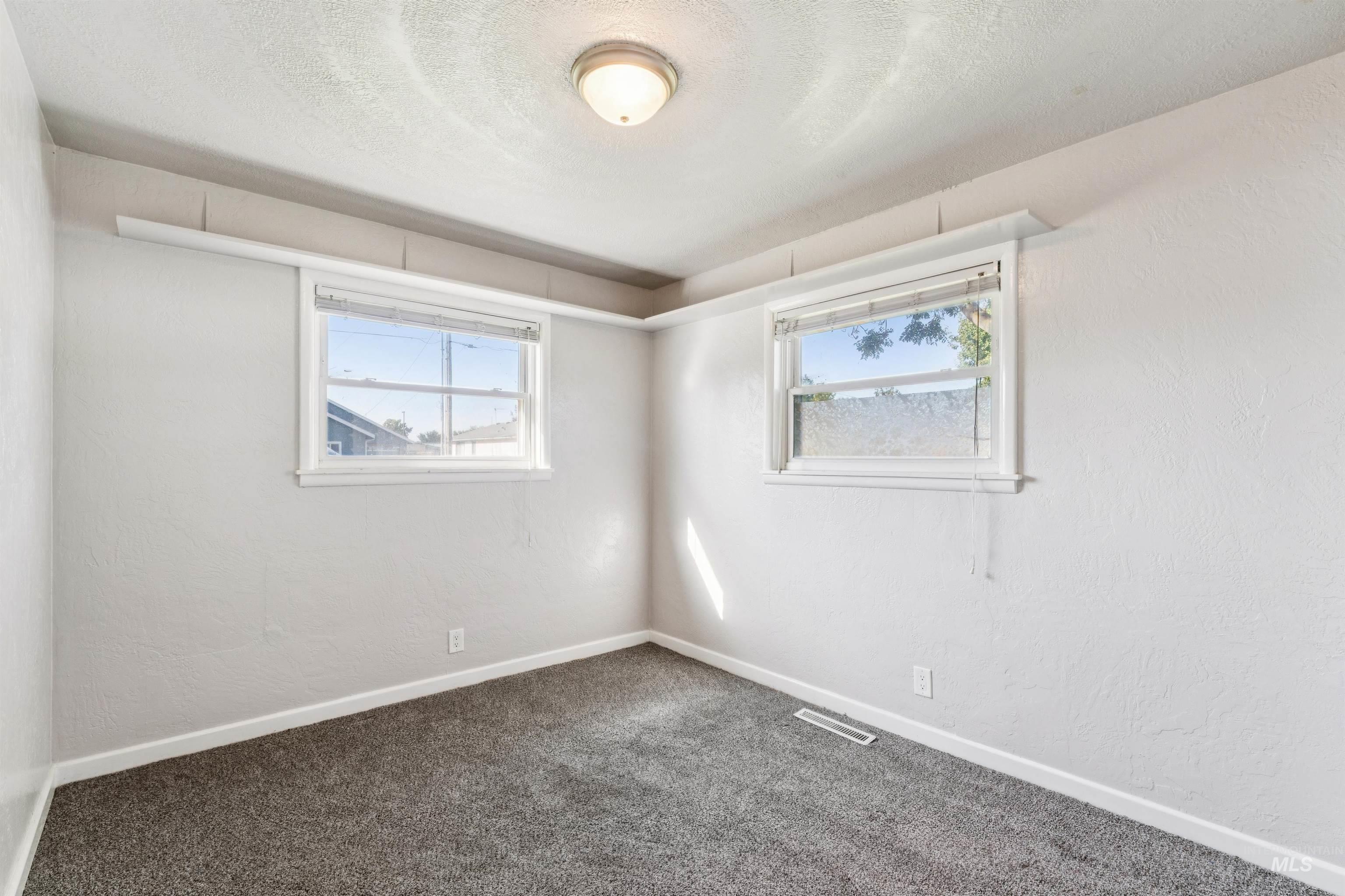 424 Meyer Ave Property Photo 15