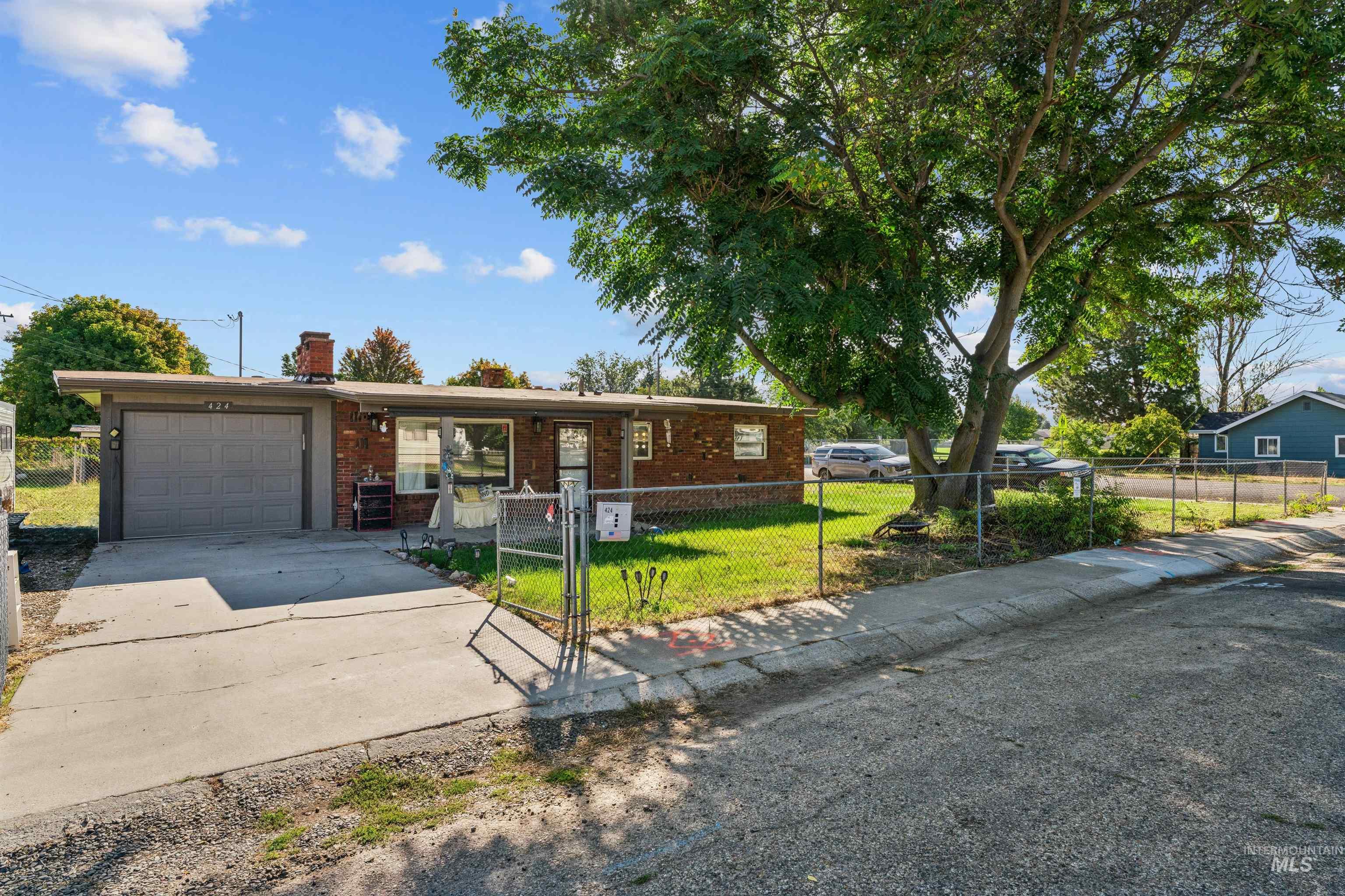 424 Meyer Ave Property Photo 19