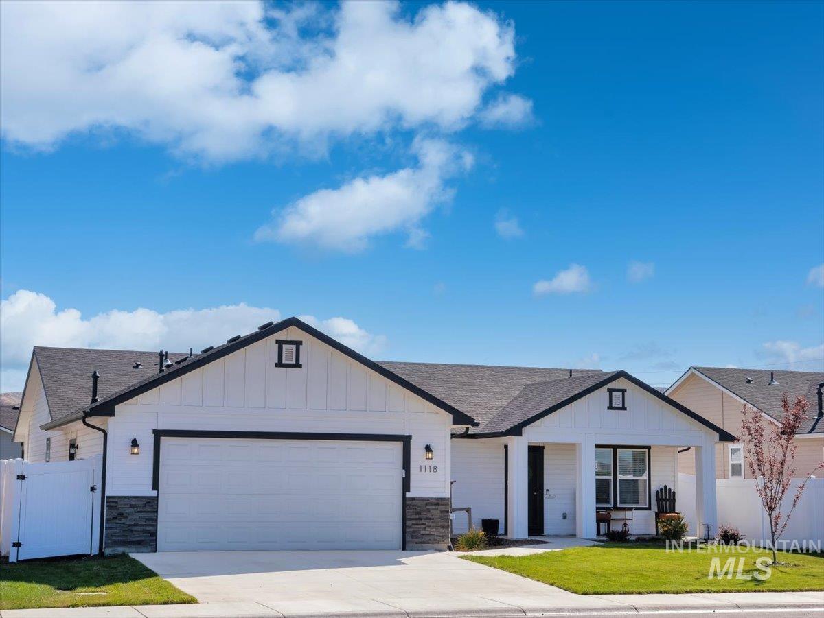 1118 Werle Way Property Photo 4