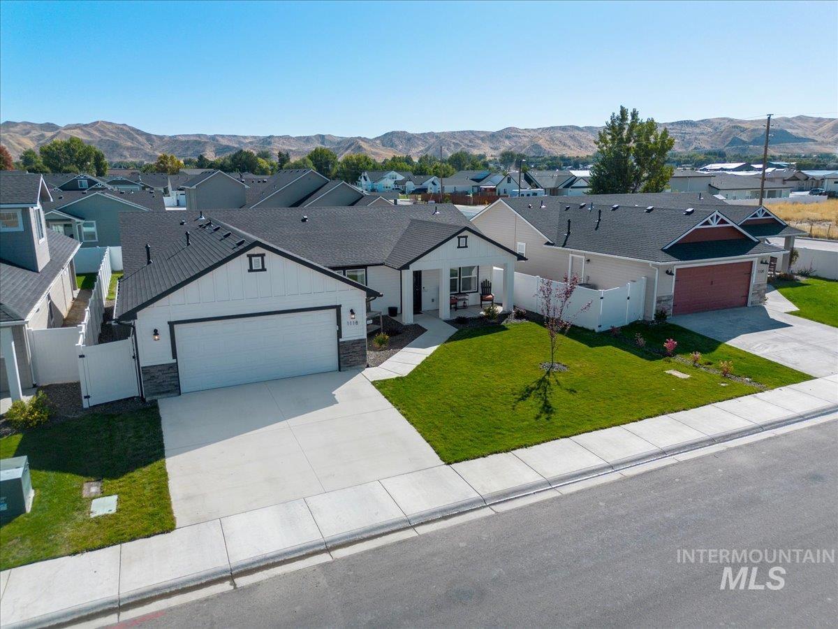 1118 Werle Way Property Photo 7