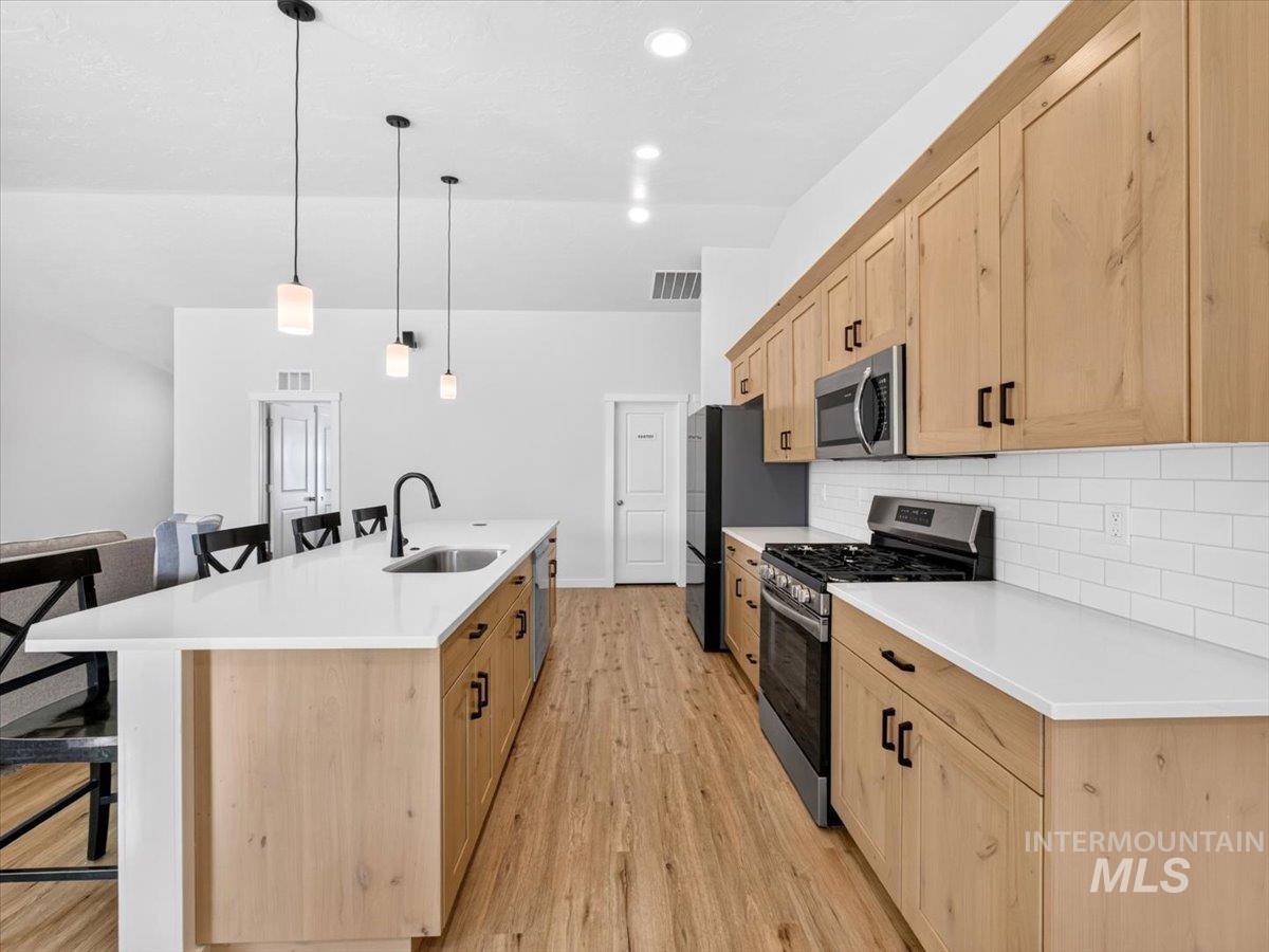 1118 Werle Way Property Photo 18