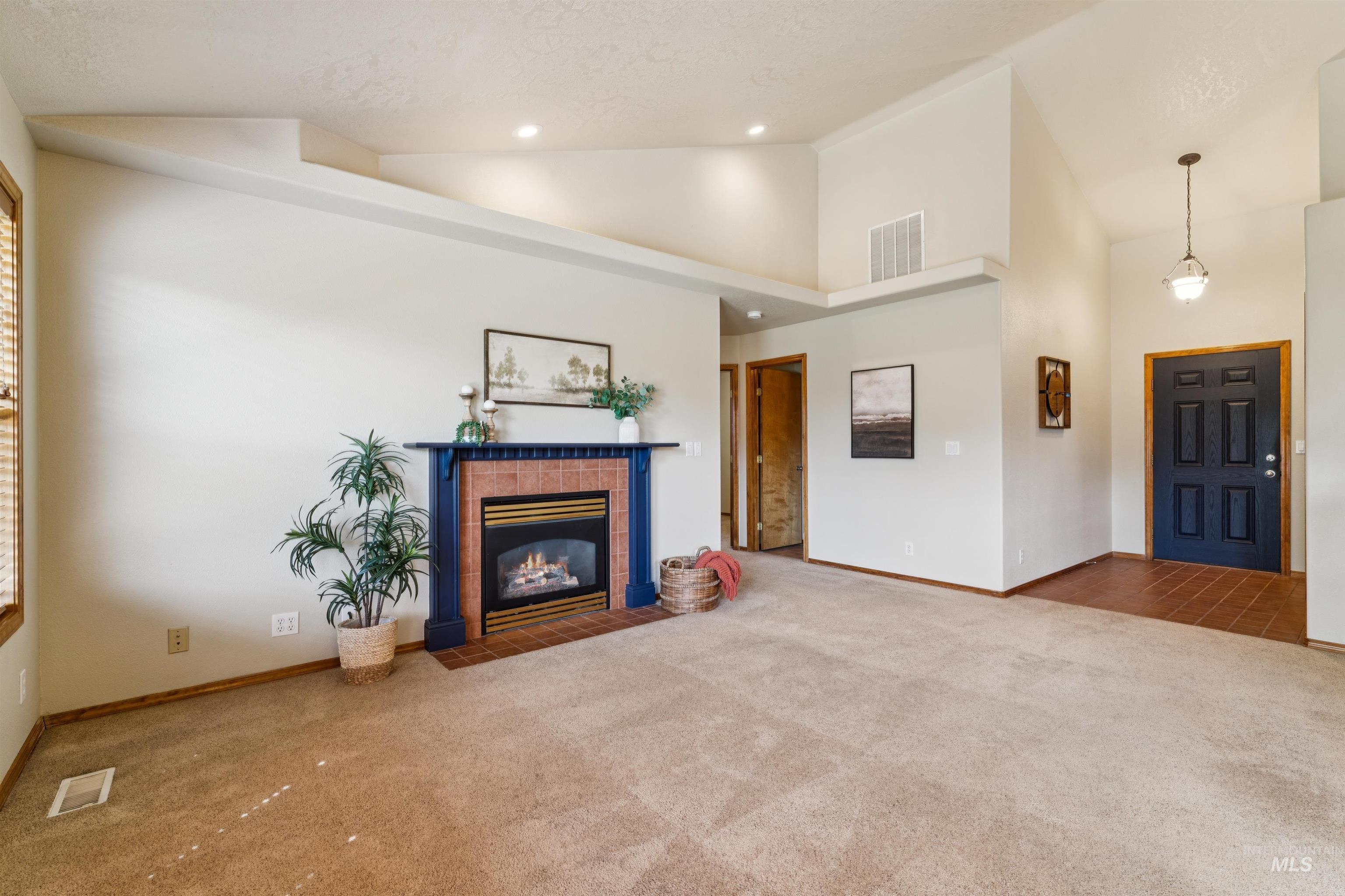 14045 W Hartford Drive Property Photo 2