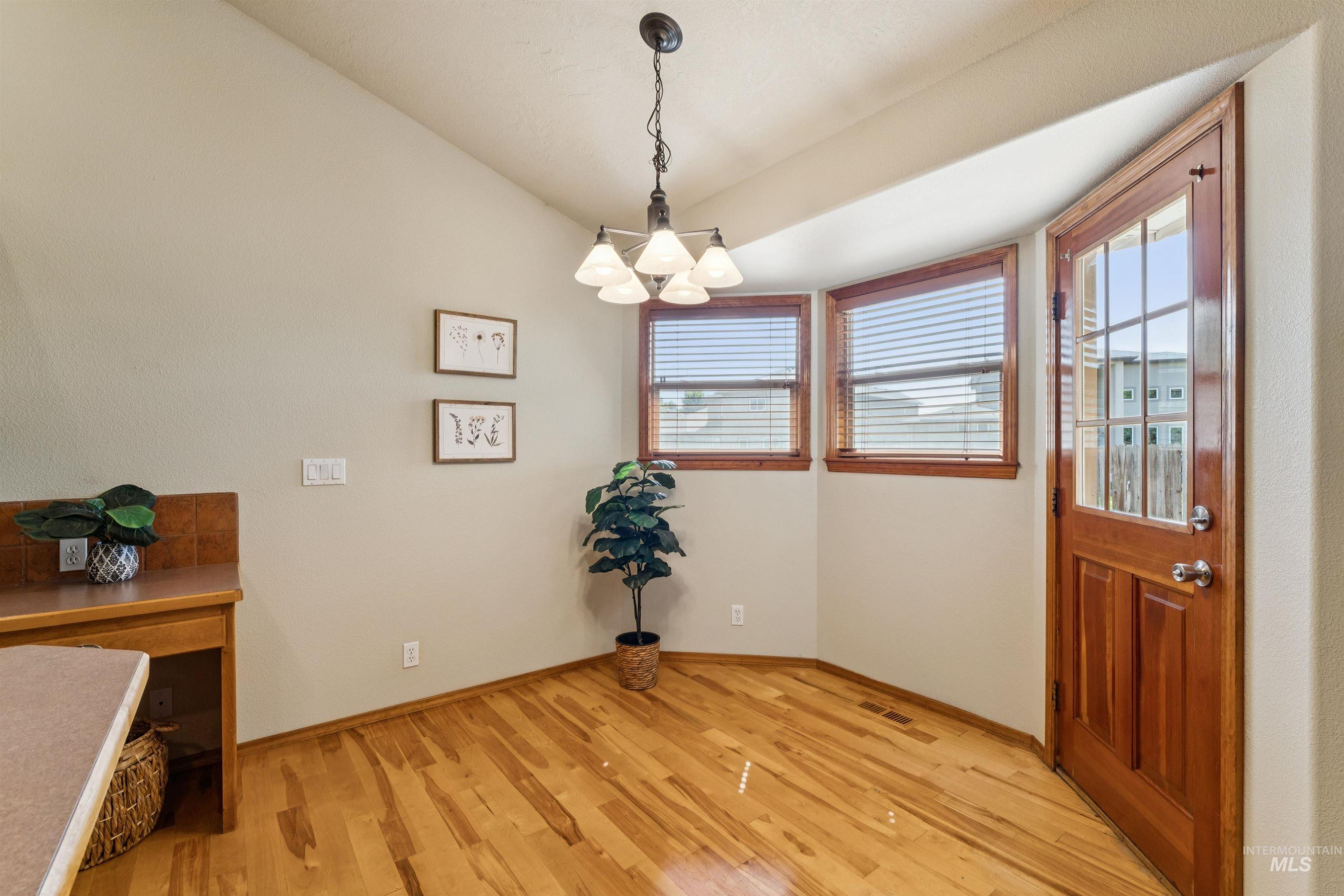 14045 W Hartford Drive Property Photo 6