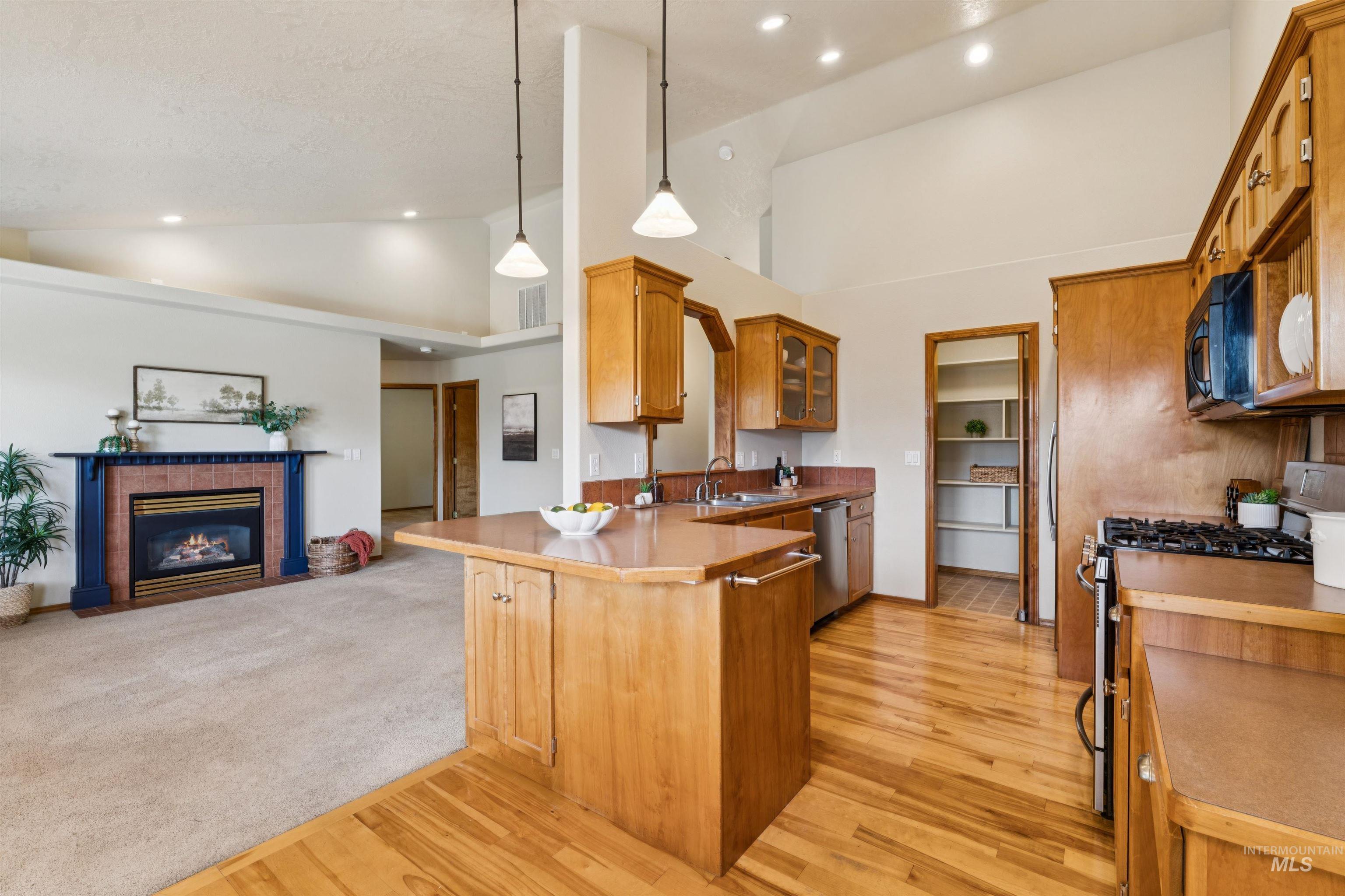 14045 W Hartford Drive Property Photo 8