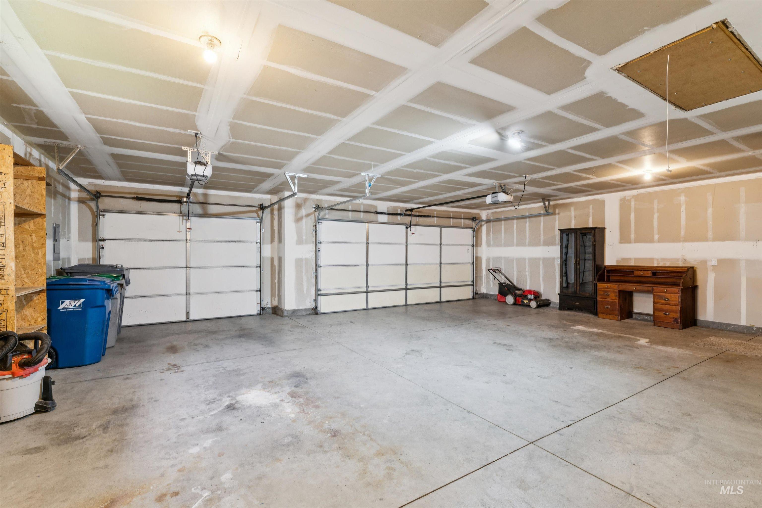 14045 W Hartford Drive Property Photo 32