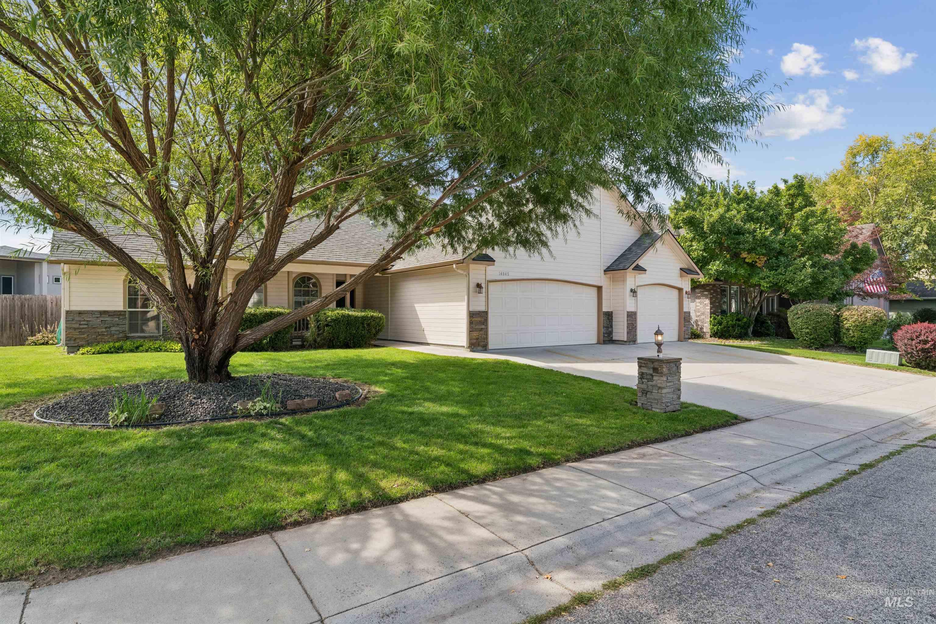 14045 W Hartford Drive Property Photo 45
