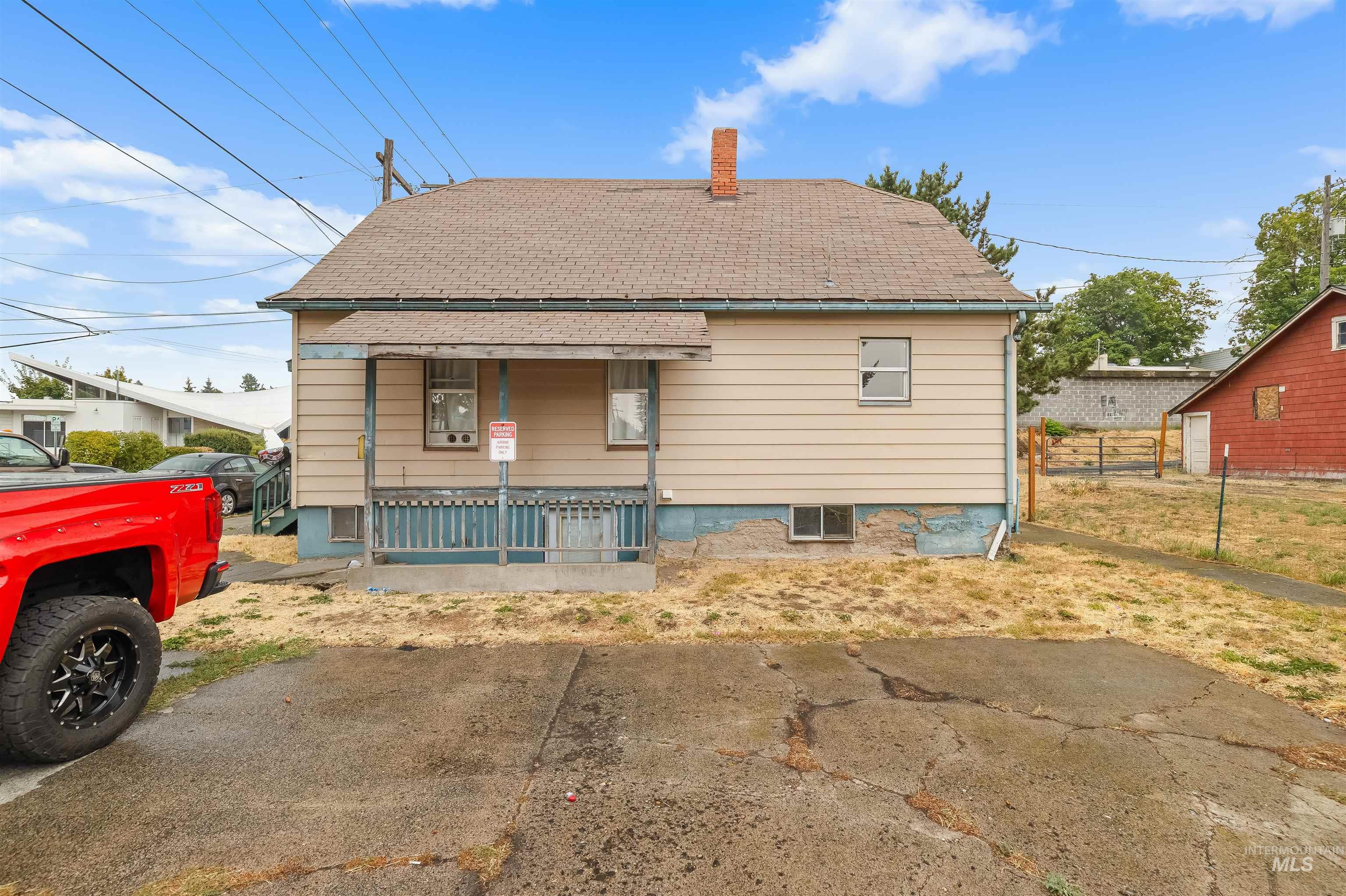 114, 116, 120 N Jackson St/ W. A St Property Photo 13