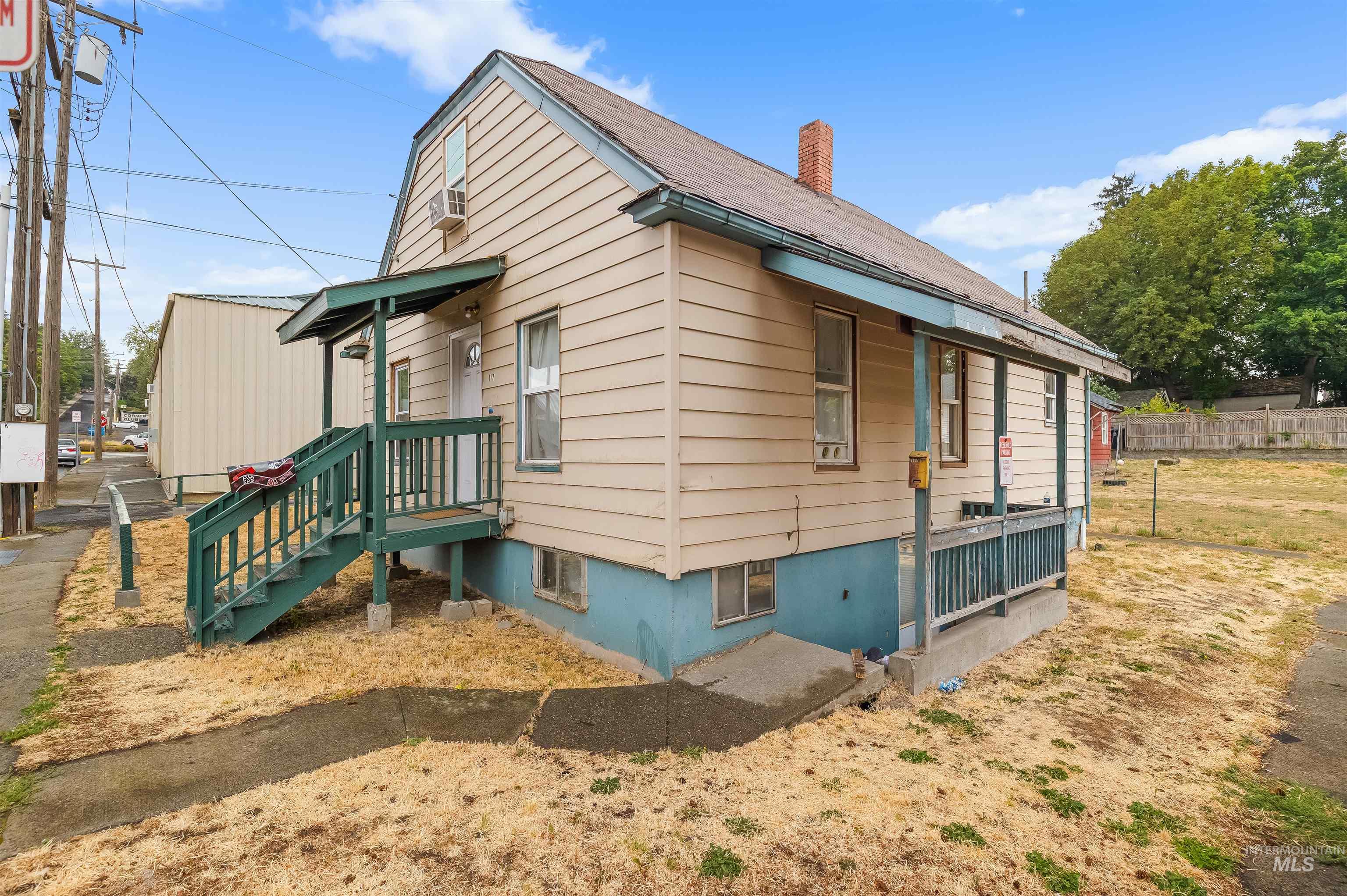 114, 116, 120 N Jackson St/ W. A St Property Photo 14