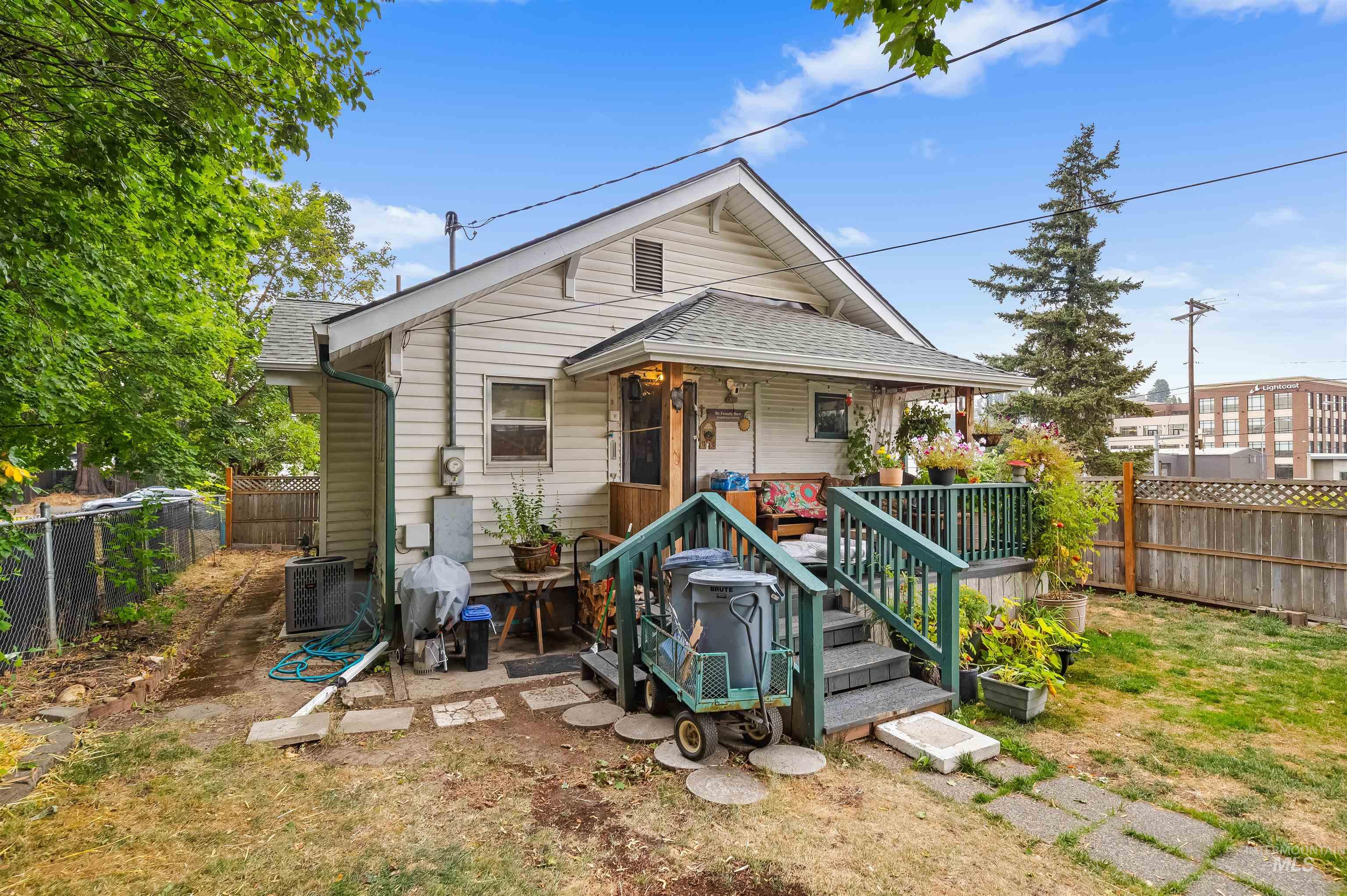 114, 116, 120 N Jackson St/ W. A St Property Photo 40