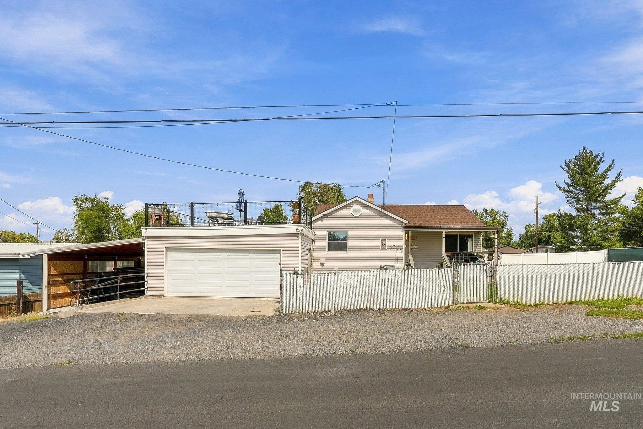3540 11th St Property Photo 2