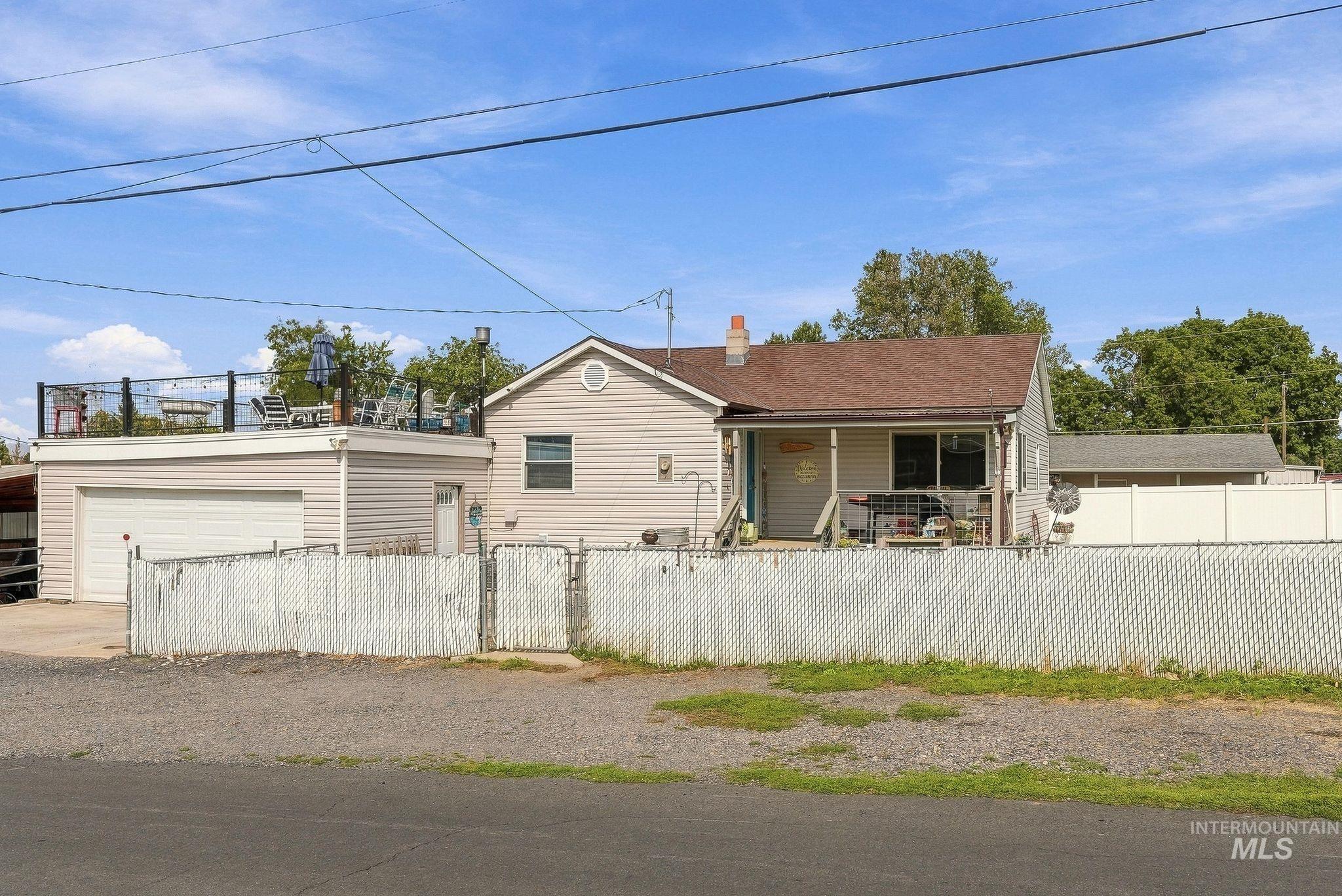 3540 11th St Property Photo 3