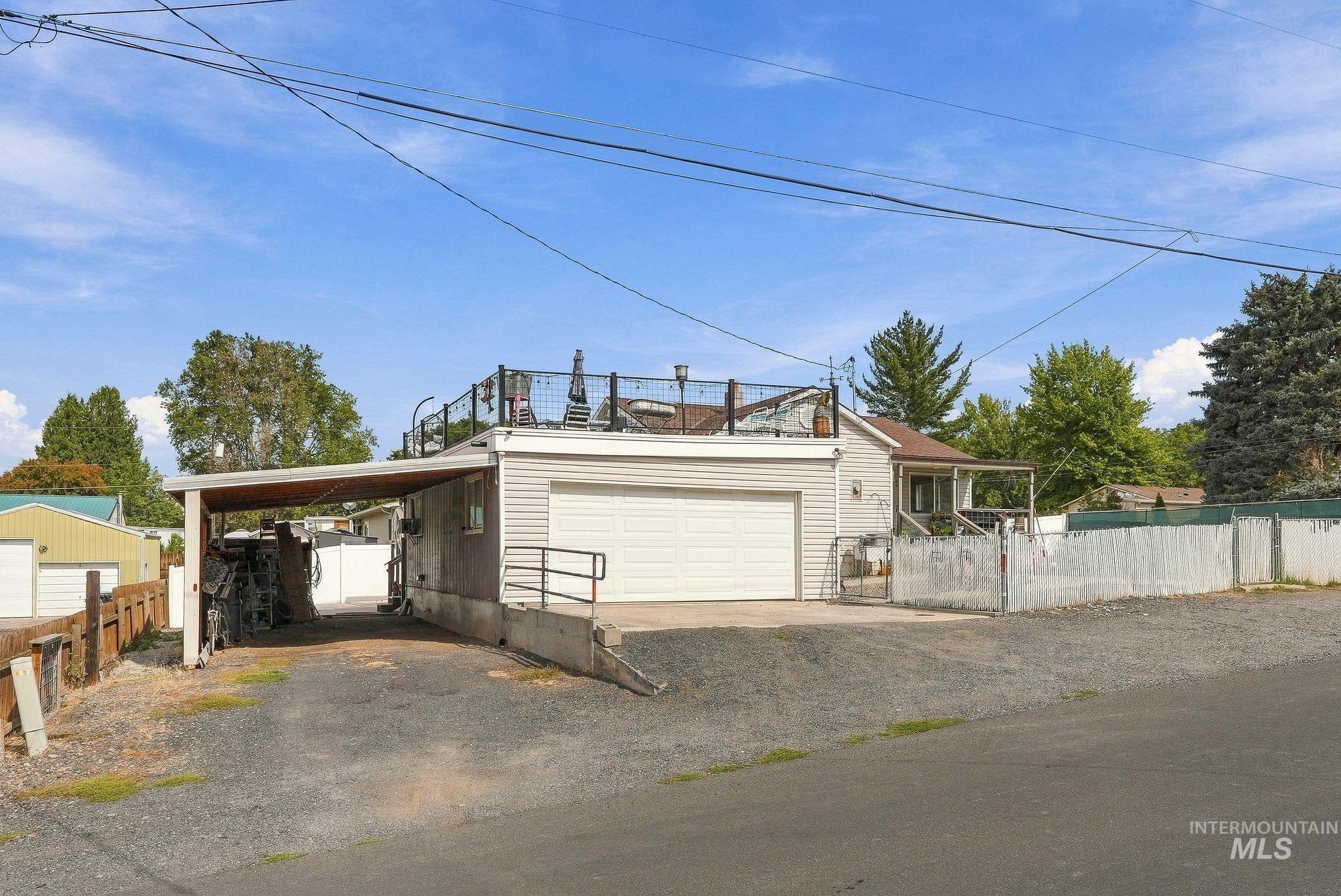 3540 11th St Property Photo 4