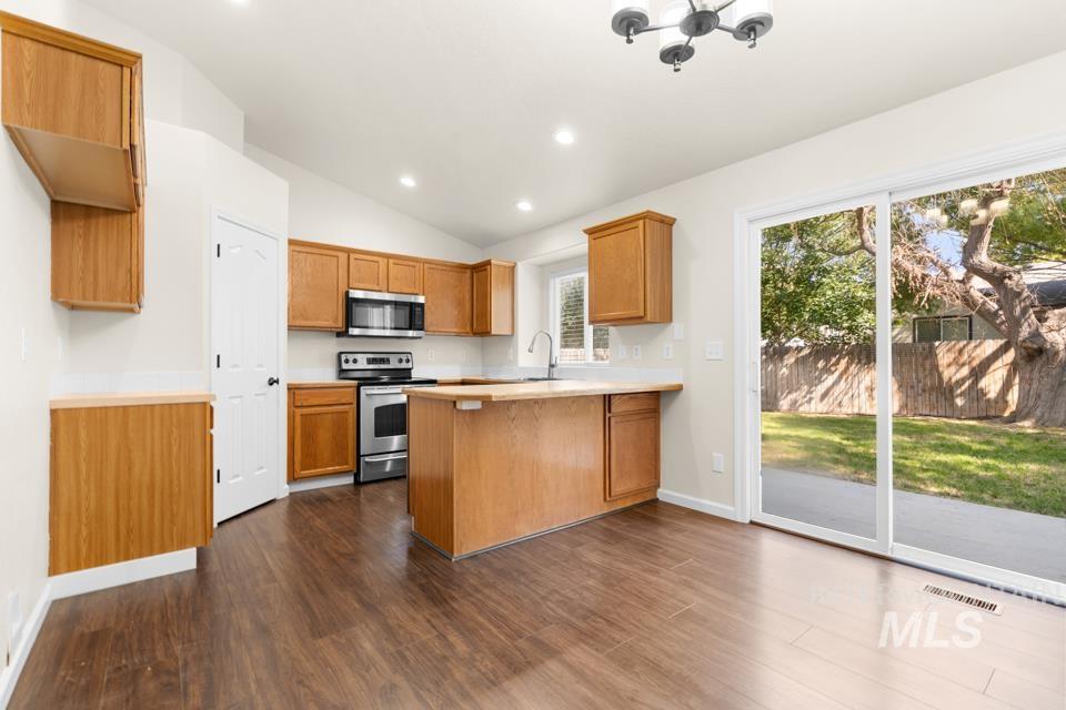1304 N Atherton Property Photo 5