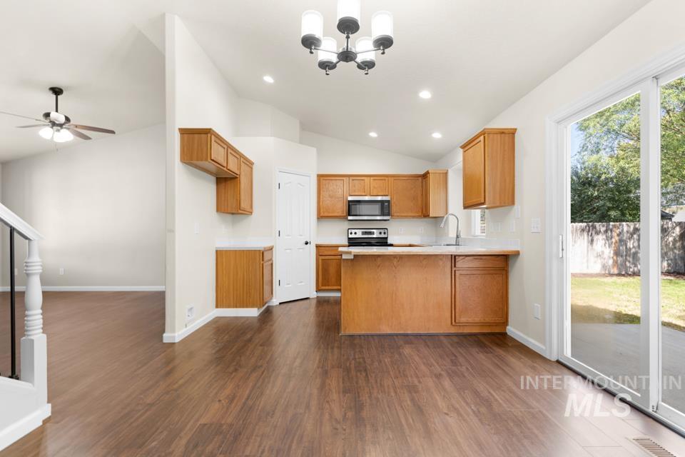 1304 N Atherton Property Photo 7