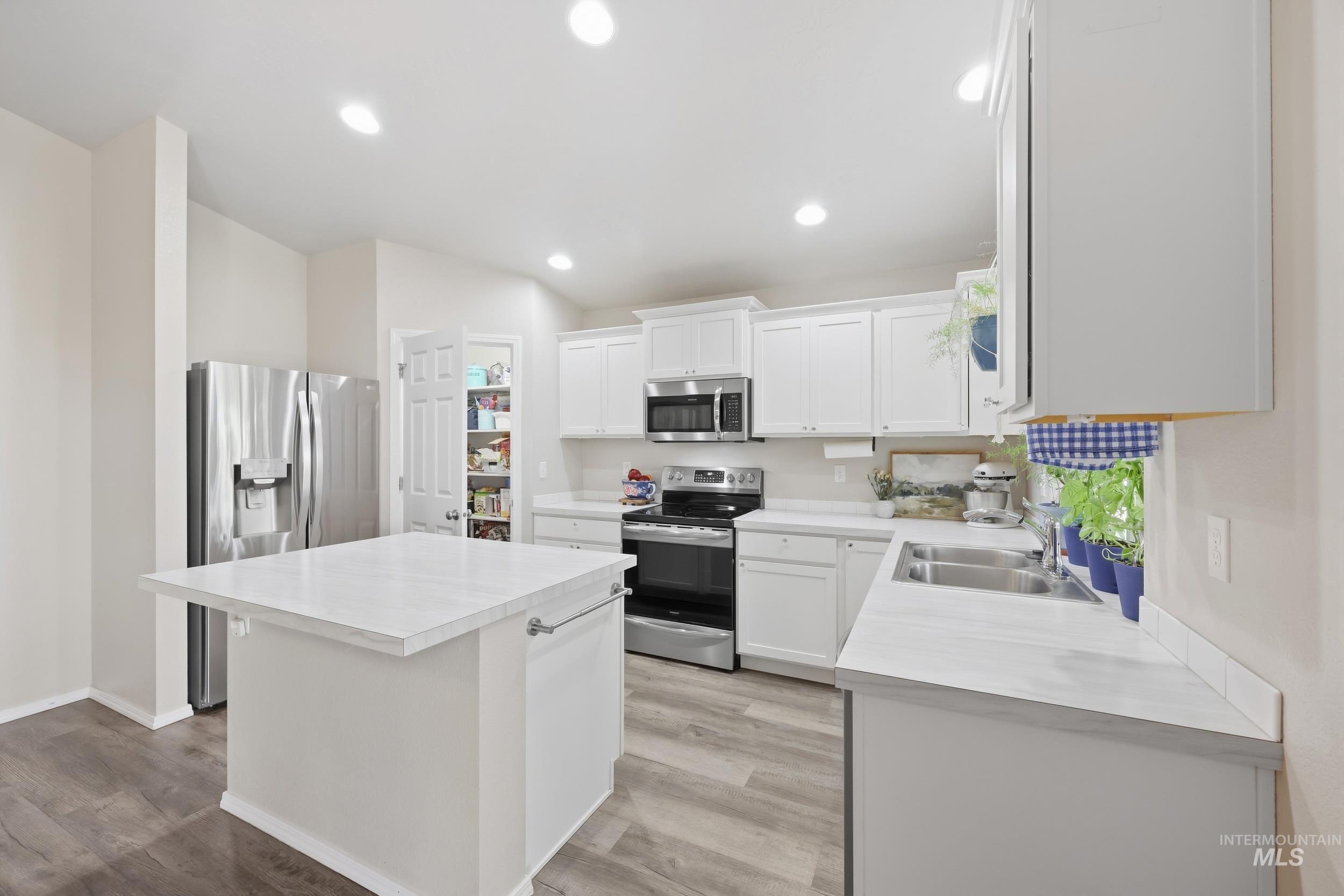 10690 Hackberry St Property Photo 6