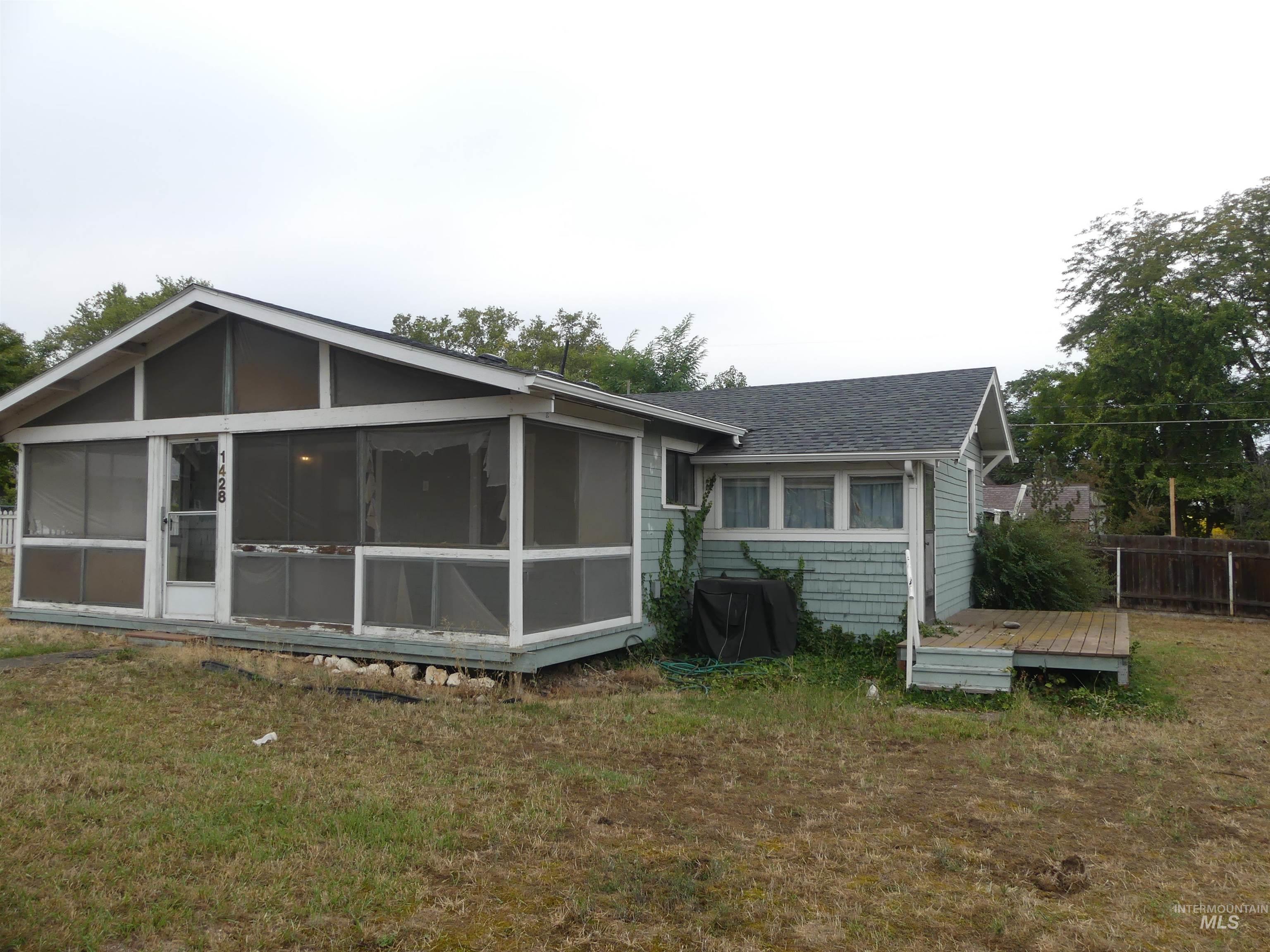 1428 18th St Property Photo 2