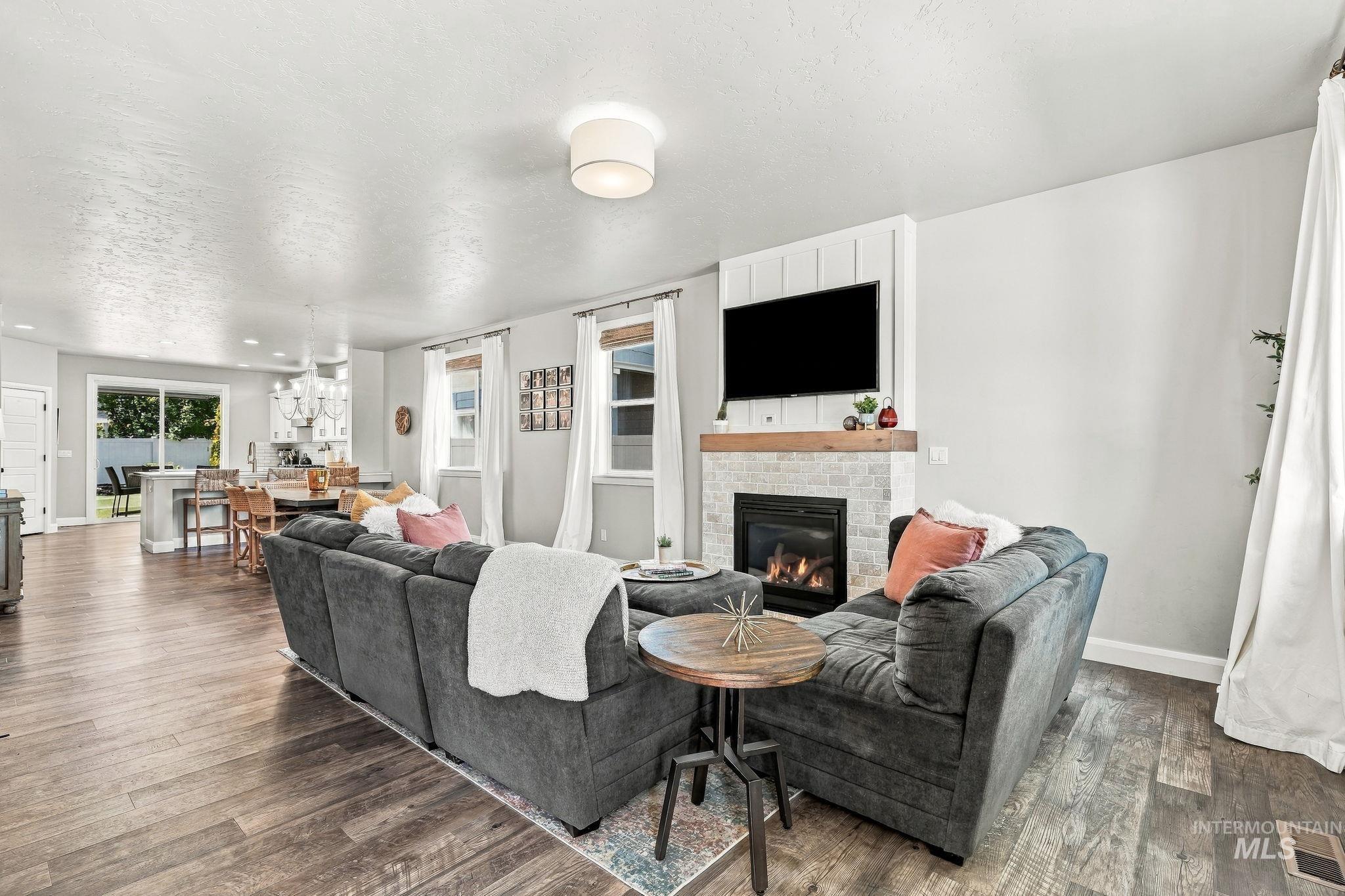 365 N Tullshire Property Photo 3
