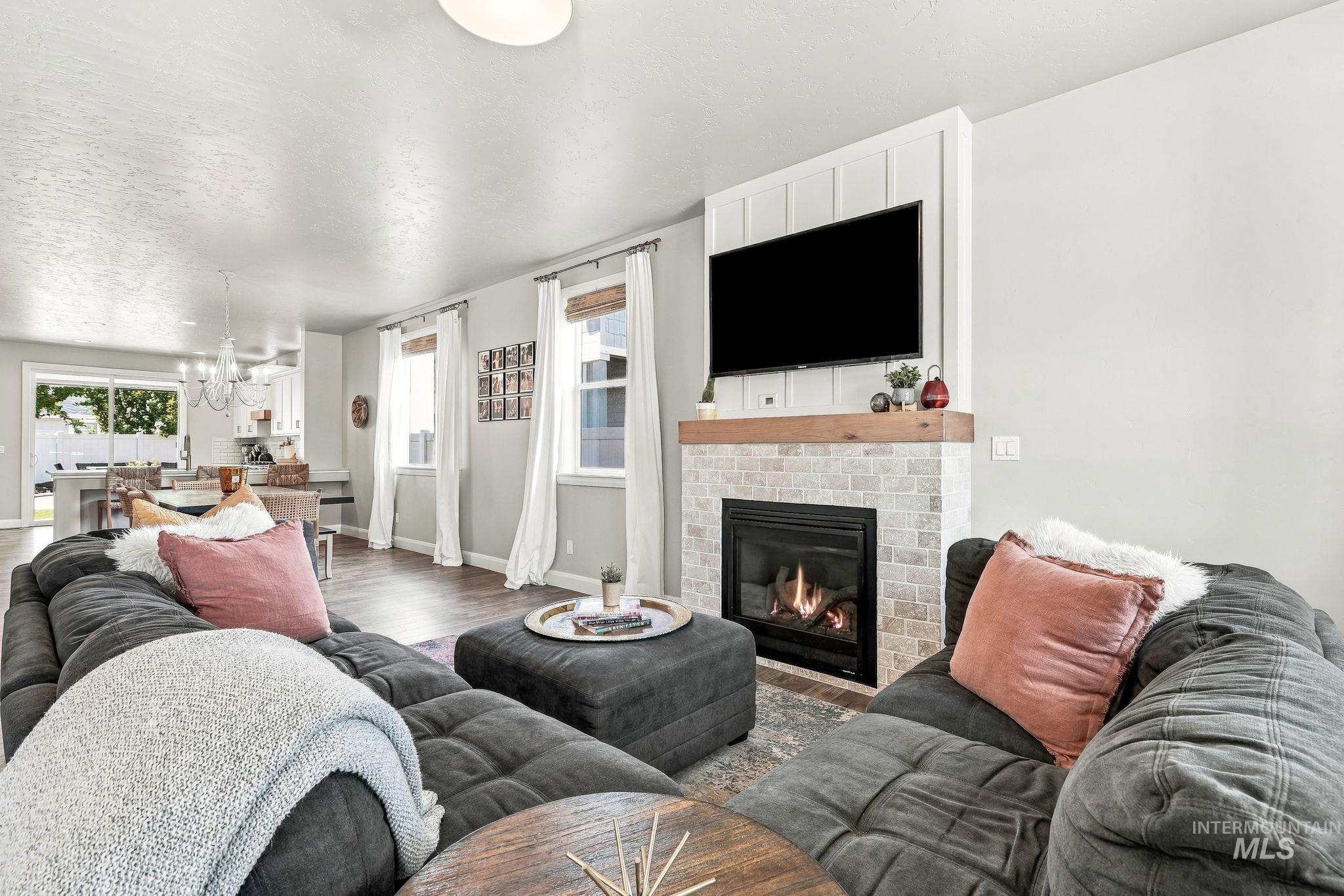 365 N Tullshire Property Photo 4