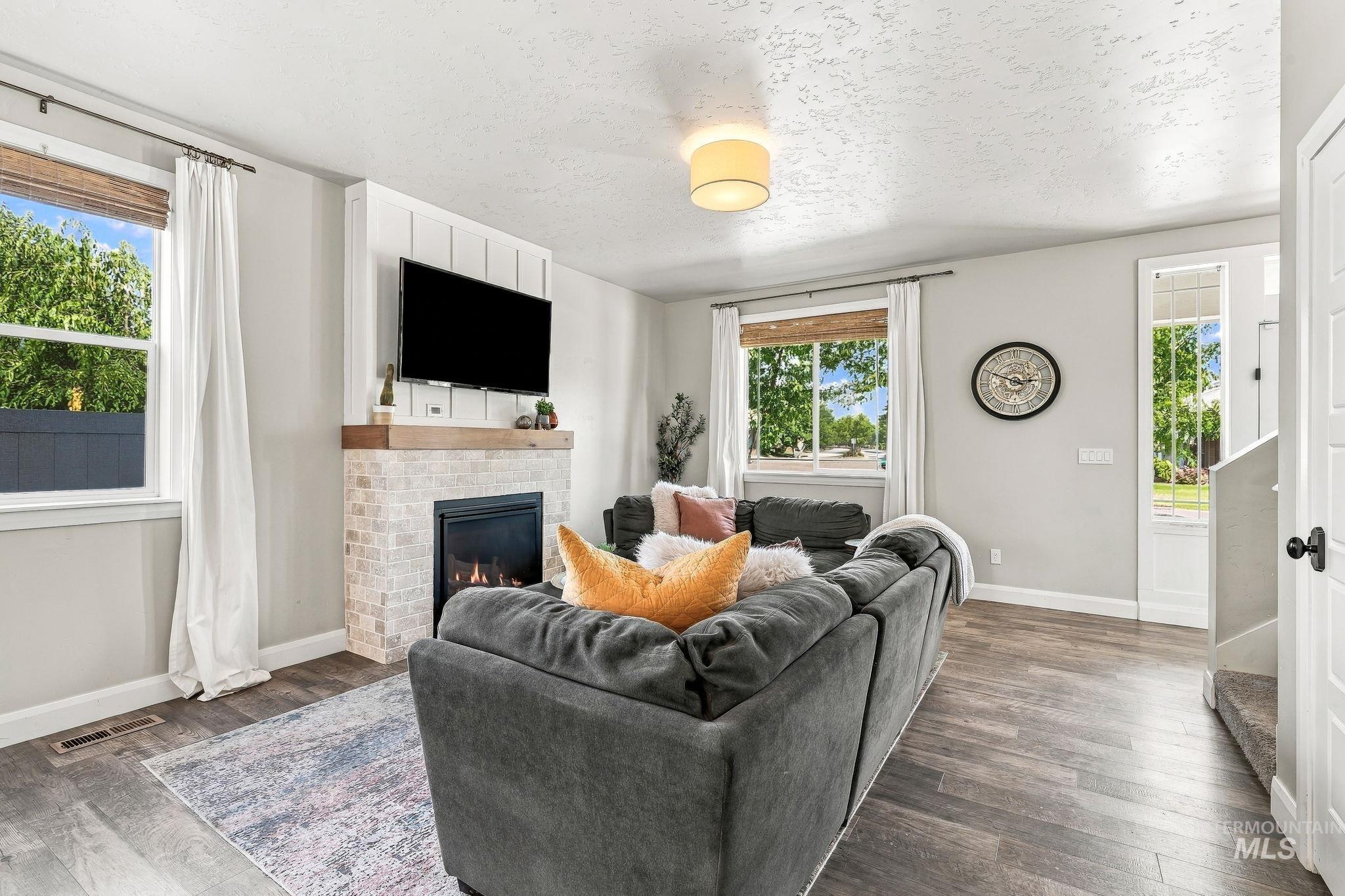 365 N Tullshire Property Photo 7