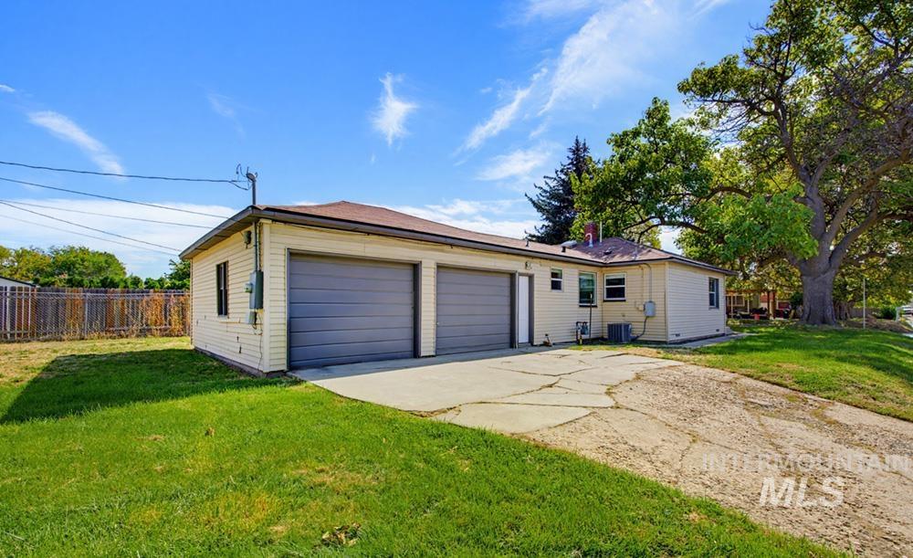 1303 Willow St Property Photo 14