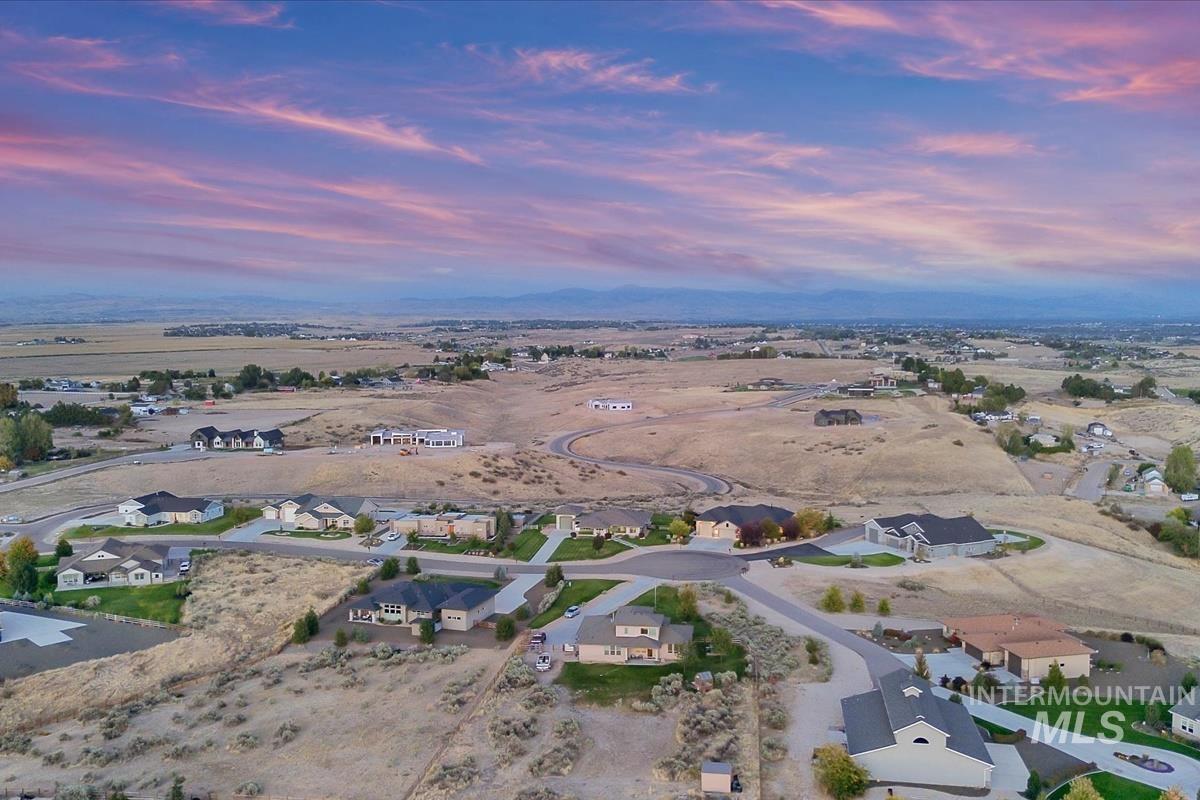 24398 Tombstone Ridge Ct Property Photo 3