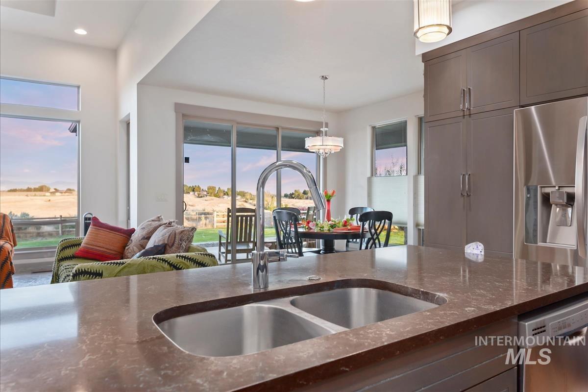 24398 Tombstone Ridge Ct Property Photo 9