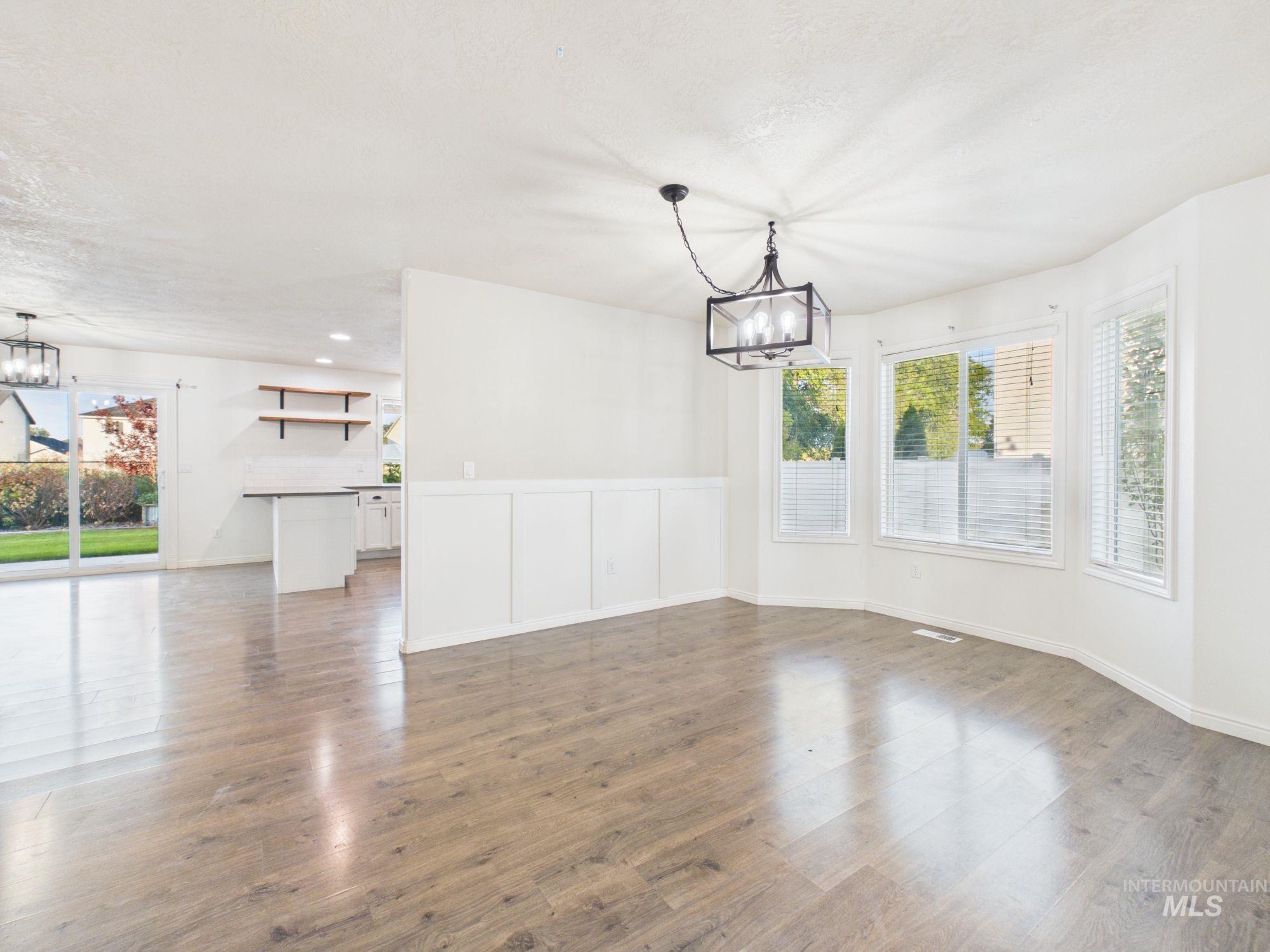 11202 W Radcliff St Property Photo 8