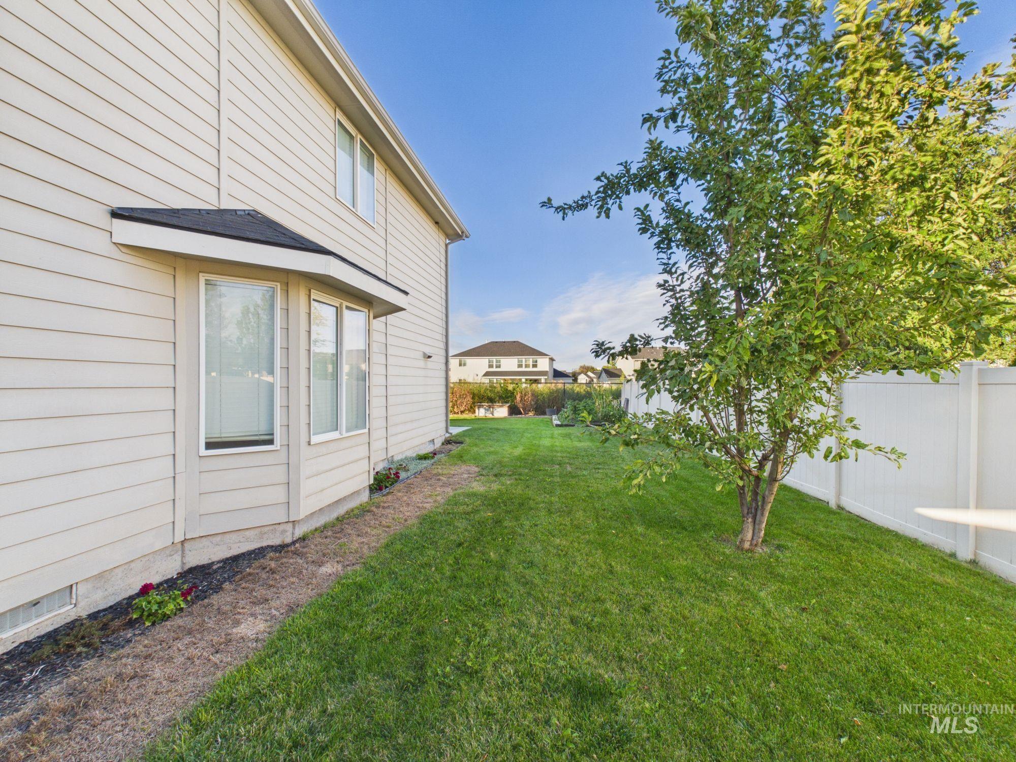 11202 W Radcliff St Property Photo 39