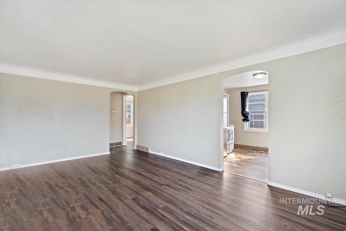 10 N Harrell St Property Photo 4