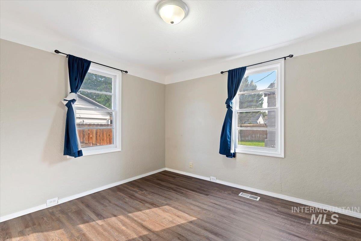 10 N Harrell St Property Photo 11