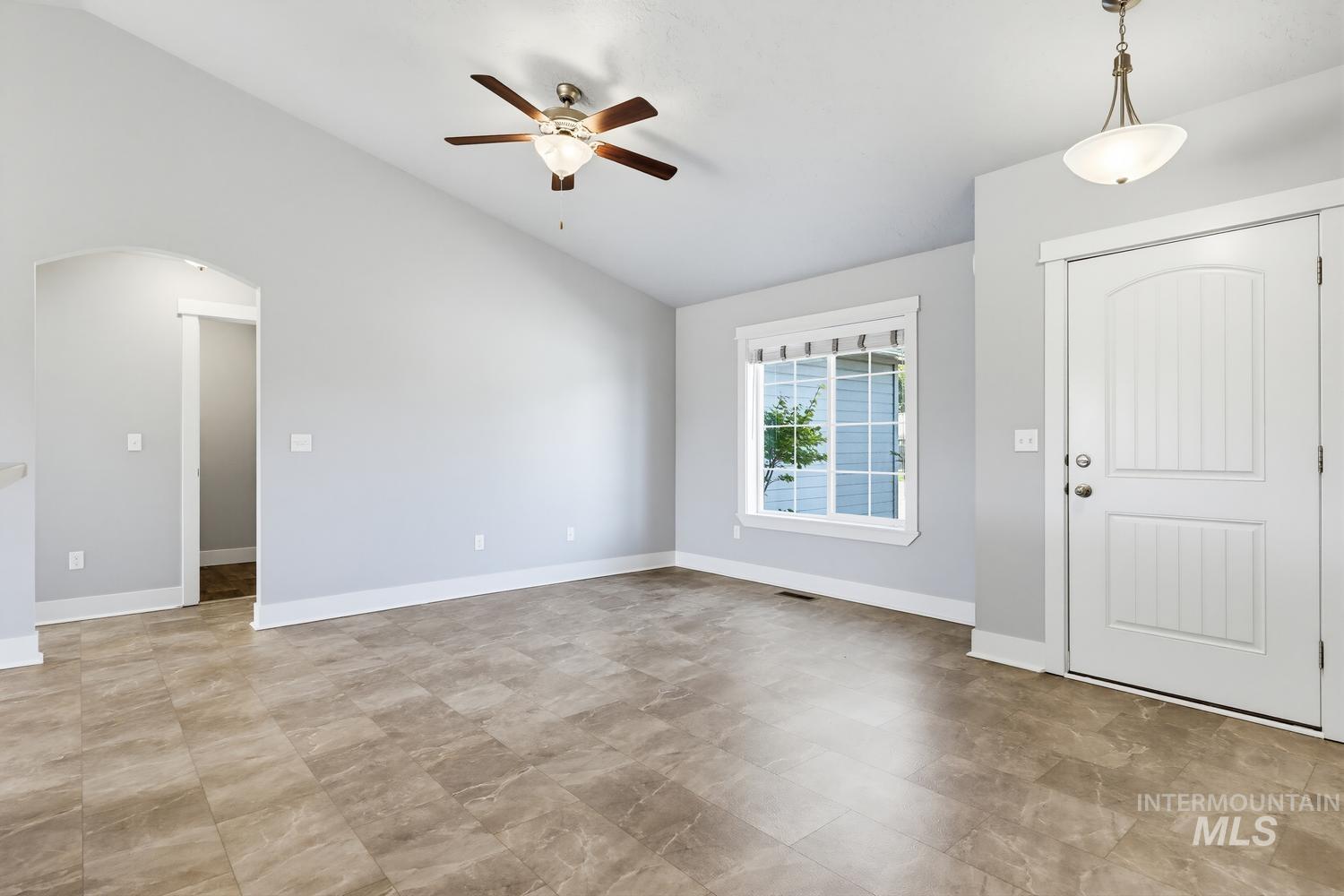 1121 Dittman Dr Property Photo 3