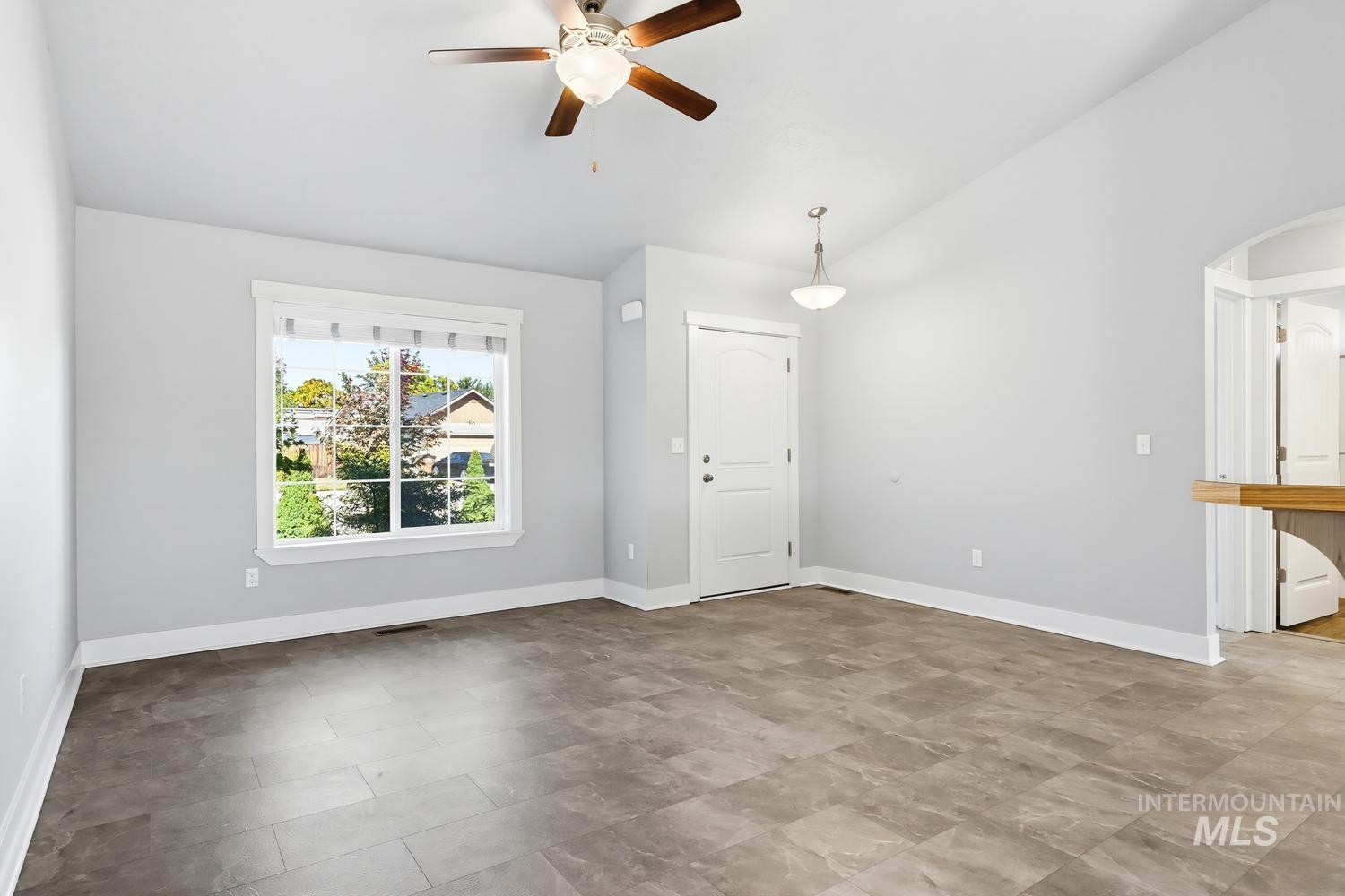 1121 Dittman Dr Property Photo 6