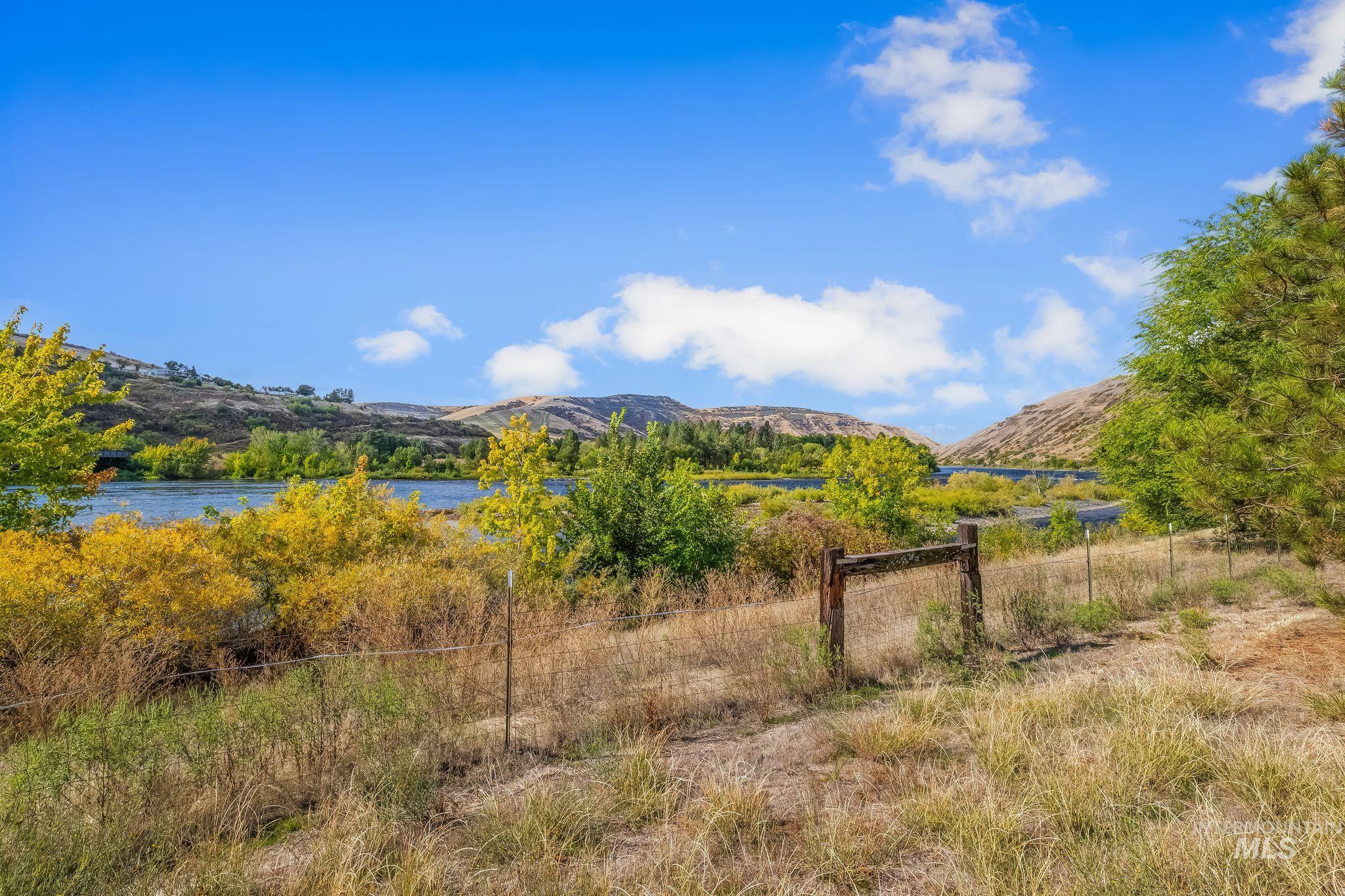 22116 Highway 12 Property Photo 10