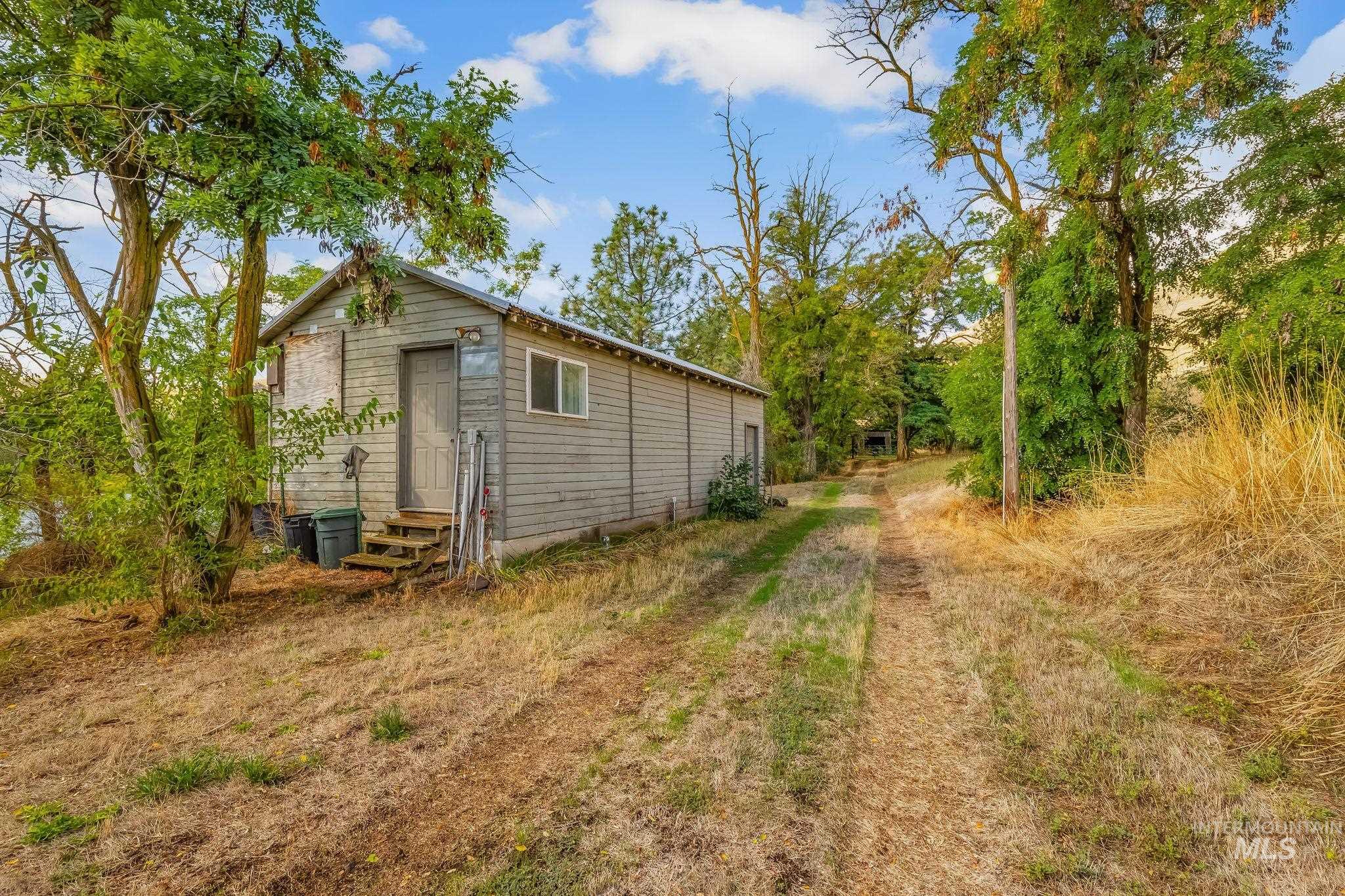 22116 Highway 12 Property Photo 14