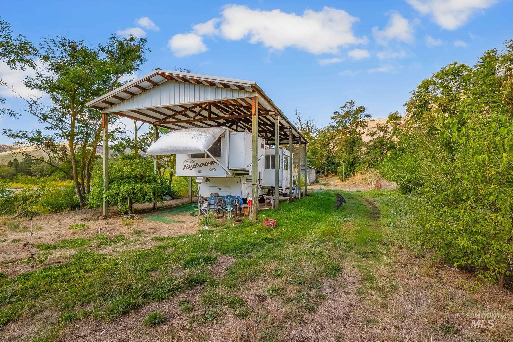 22116 Highway 12 Property Photo 15